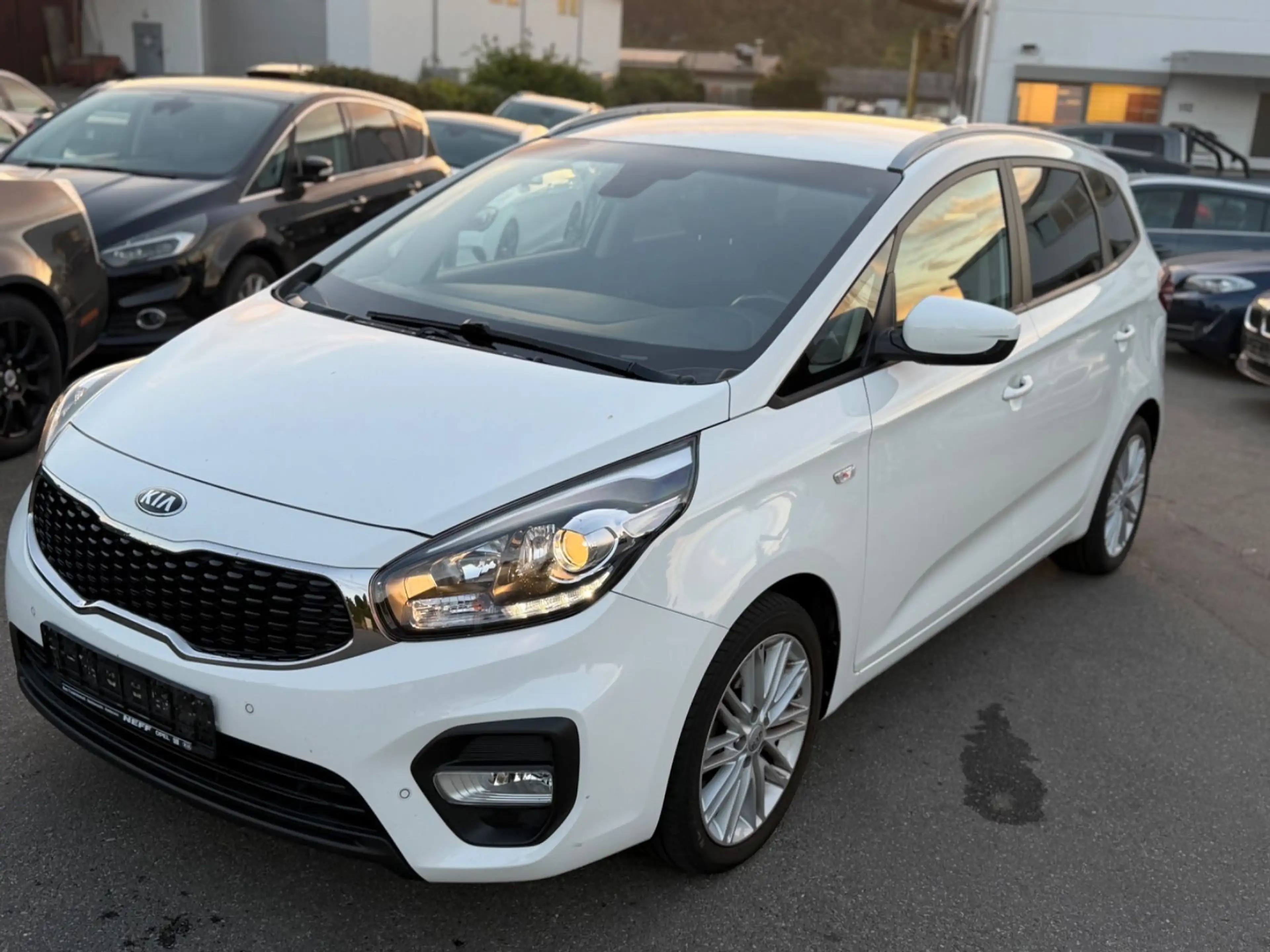 Kia Carens Dream Team*NEU*TÜV*93KM*NAVI* — photo 4