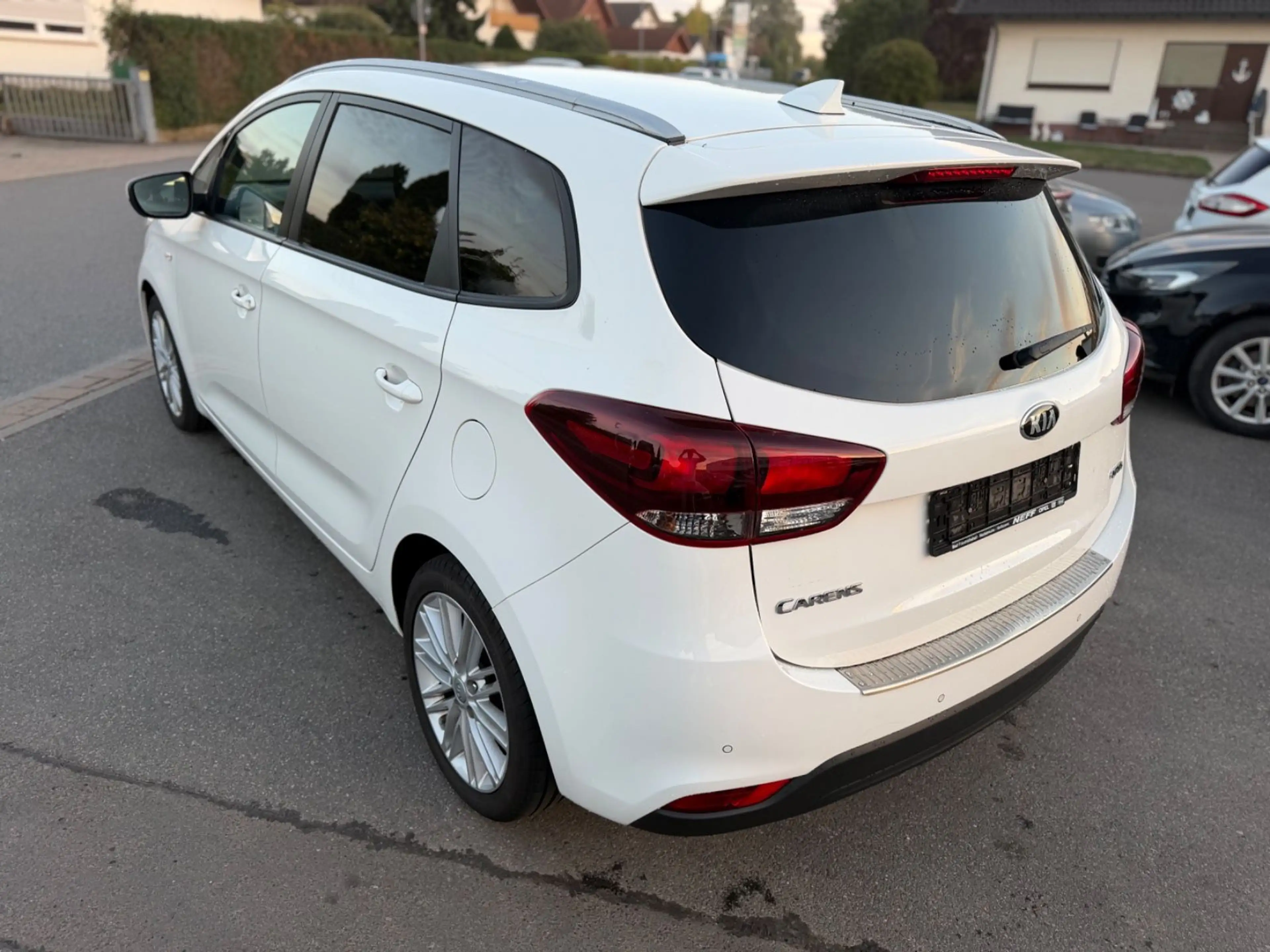 Kia Carens Dream Team*NEU*TÜV*93KM*NAVI* — photo 11