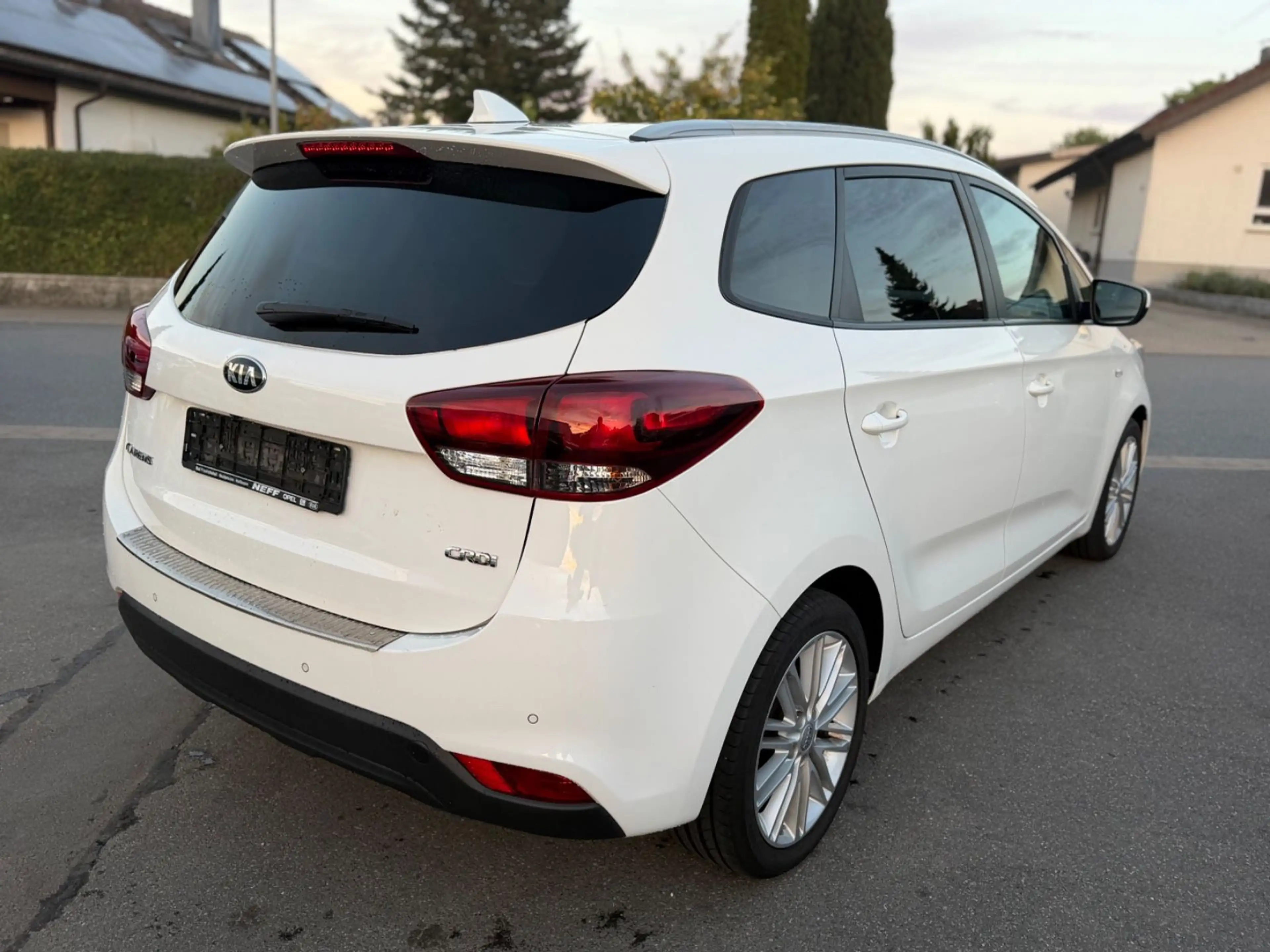 Kia Carens Dream Team*NEU*TÜV*93KM*NAVI* — photo 8
