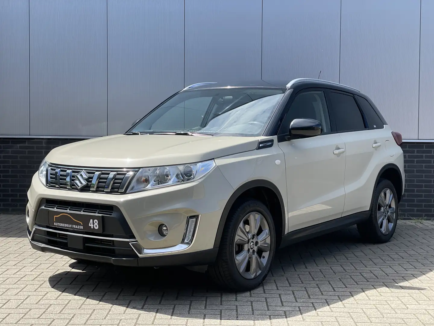 Suzuki Vitara 1.0 Boosterjet Comfort RIJKLAAR Beige - 2