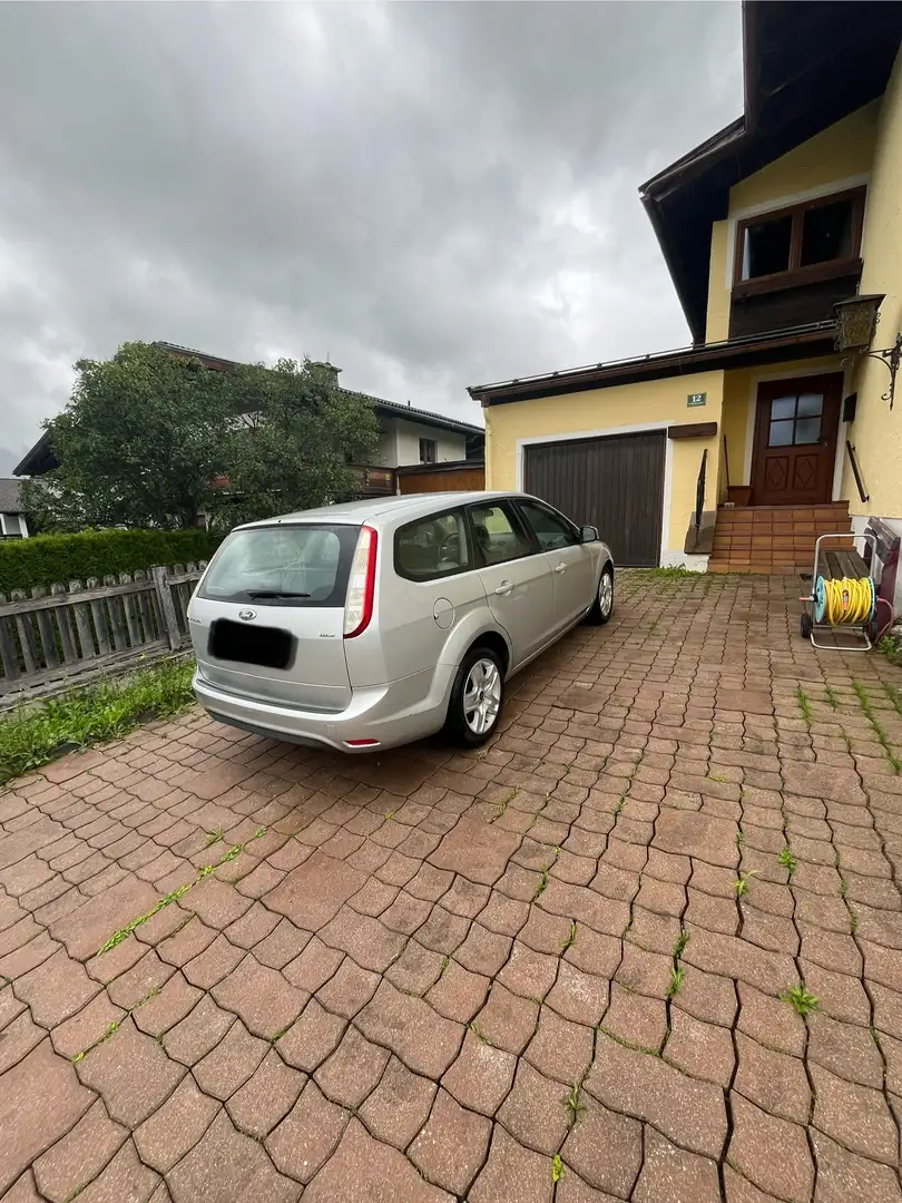 Ford Focus Traveller Ecosport 1,6 TDCi Silber - 2