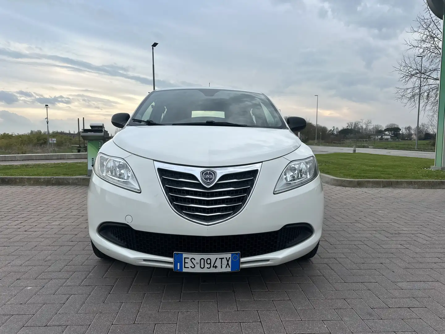 Lancia Ypsilon 1.2 8v Gold ecochic Gpl 69cv - 1