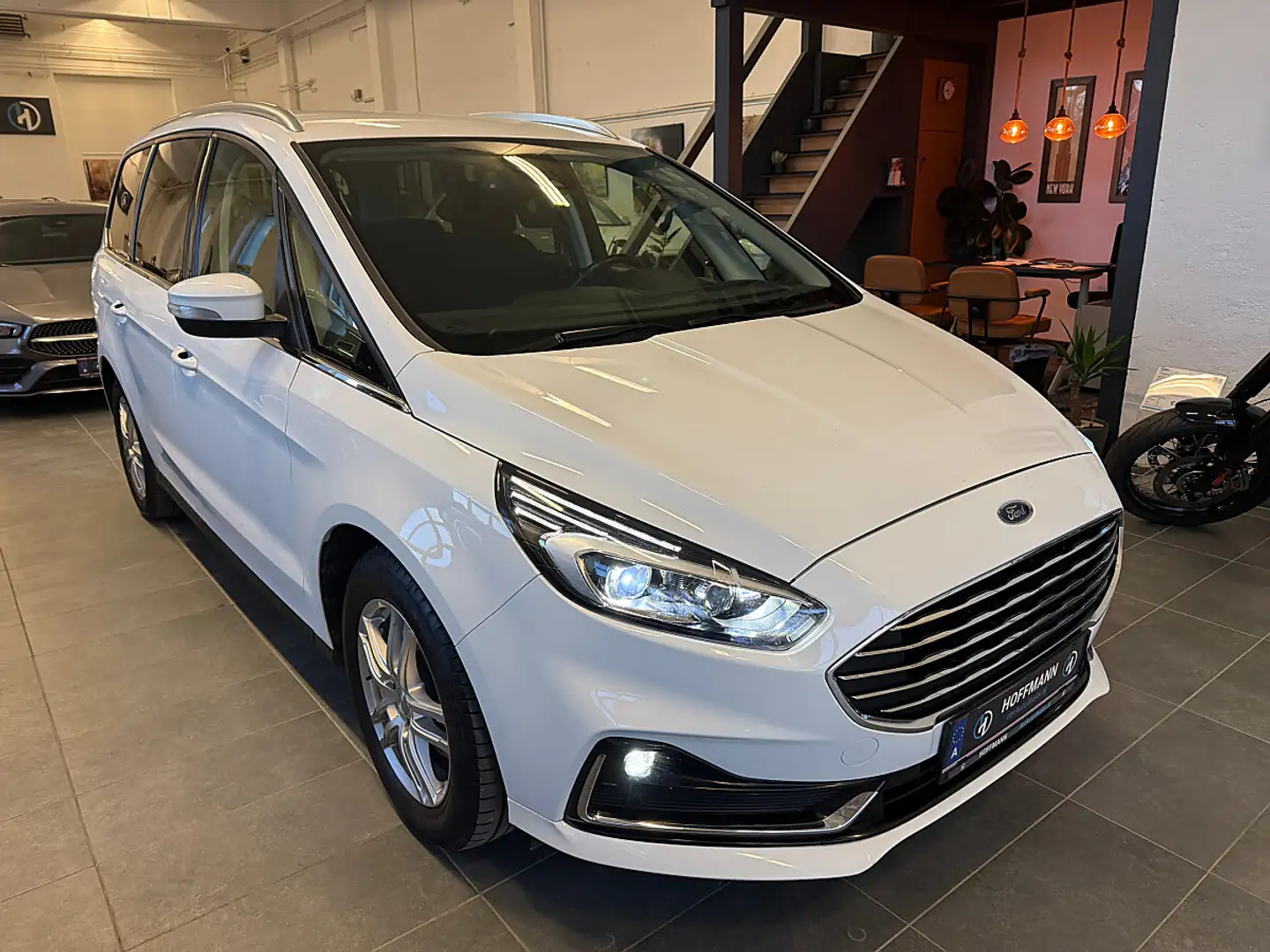 Ford Galaxy 2,5 Duratec Hybrid Titanium Aut. Weiß - 1