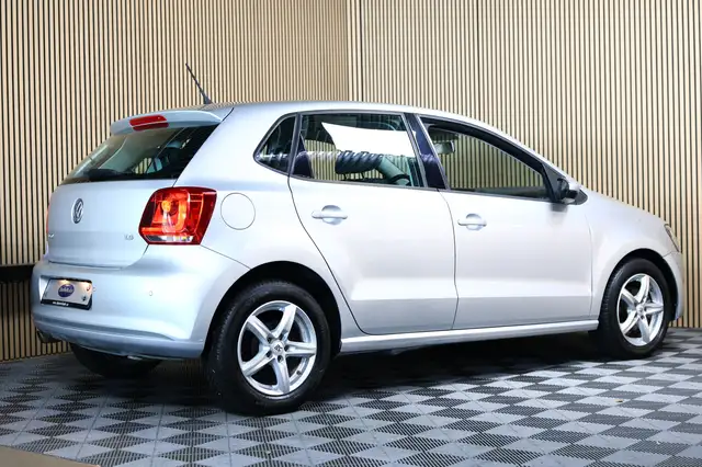 Volkswagen Polo view 5