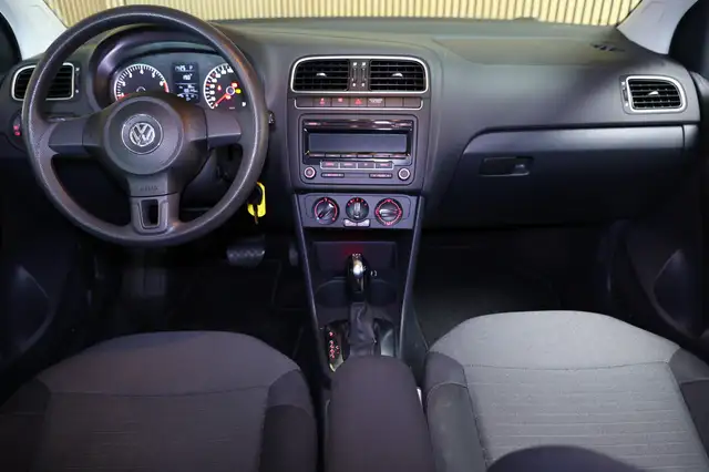 Volkswagen Polo view 2