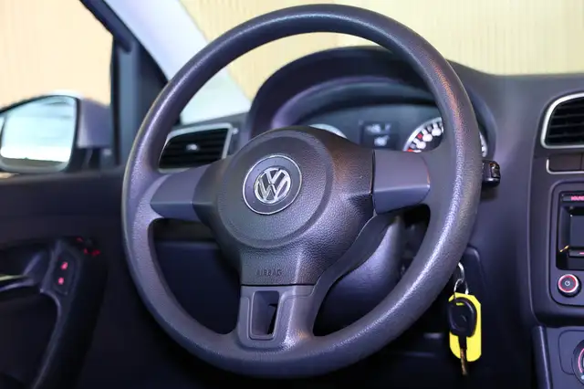 Volkswagen Polo view 19