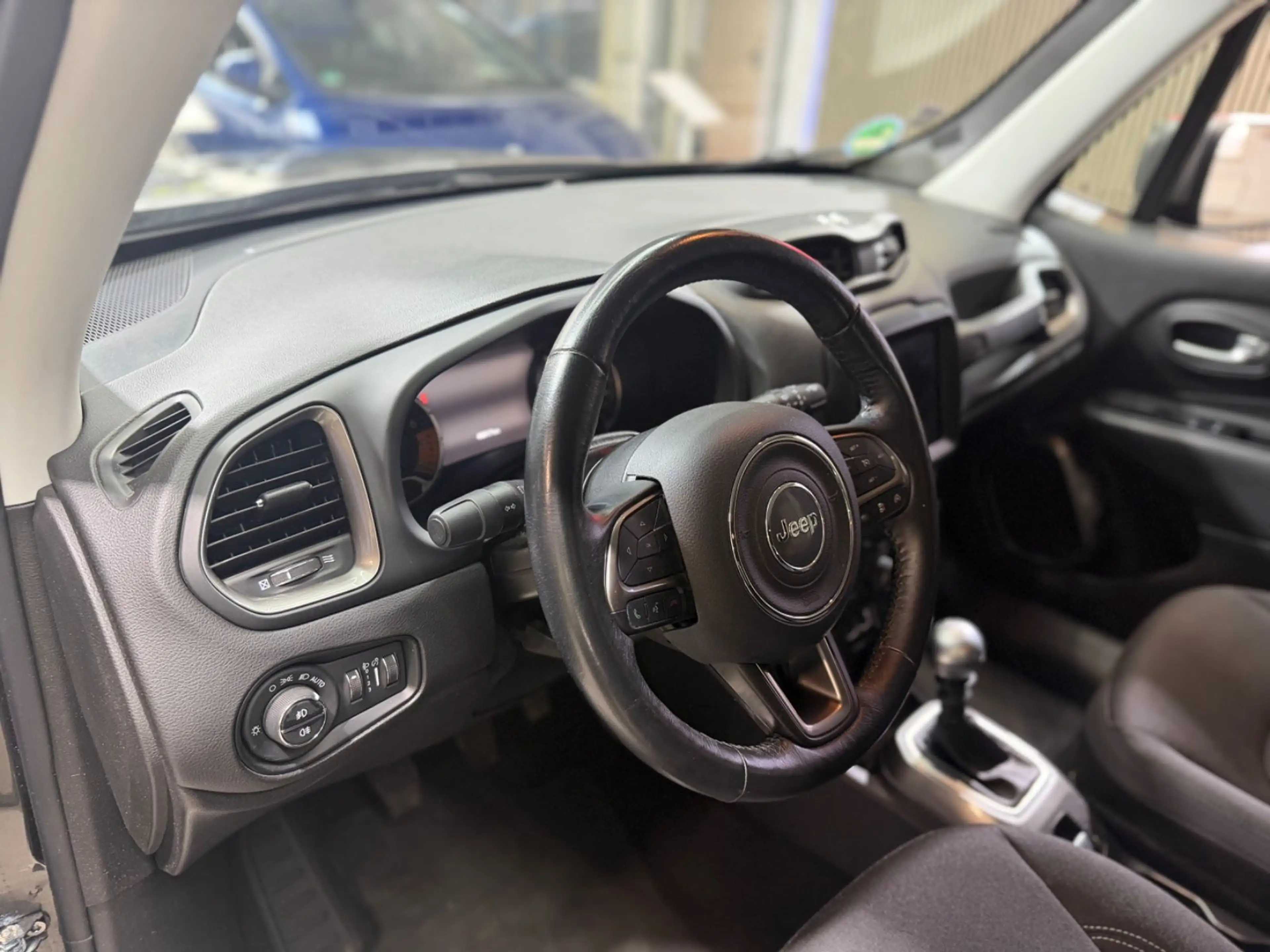 Jeep Renegade Limited FWD Kamera LED NAVI AbstandTemp — photo 14