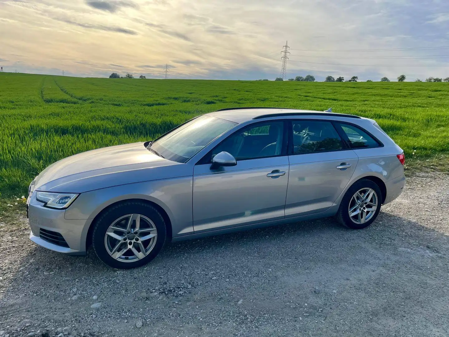 Audi A4 A4 Avant 2,0 TDI Design S-tronic Design Silber - 1
