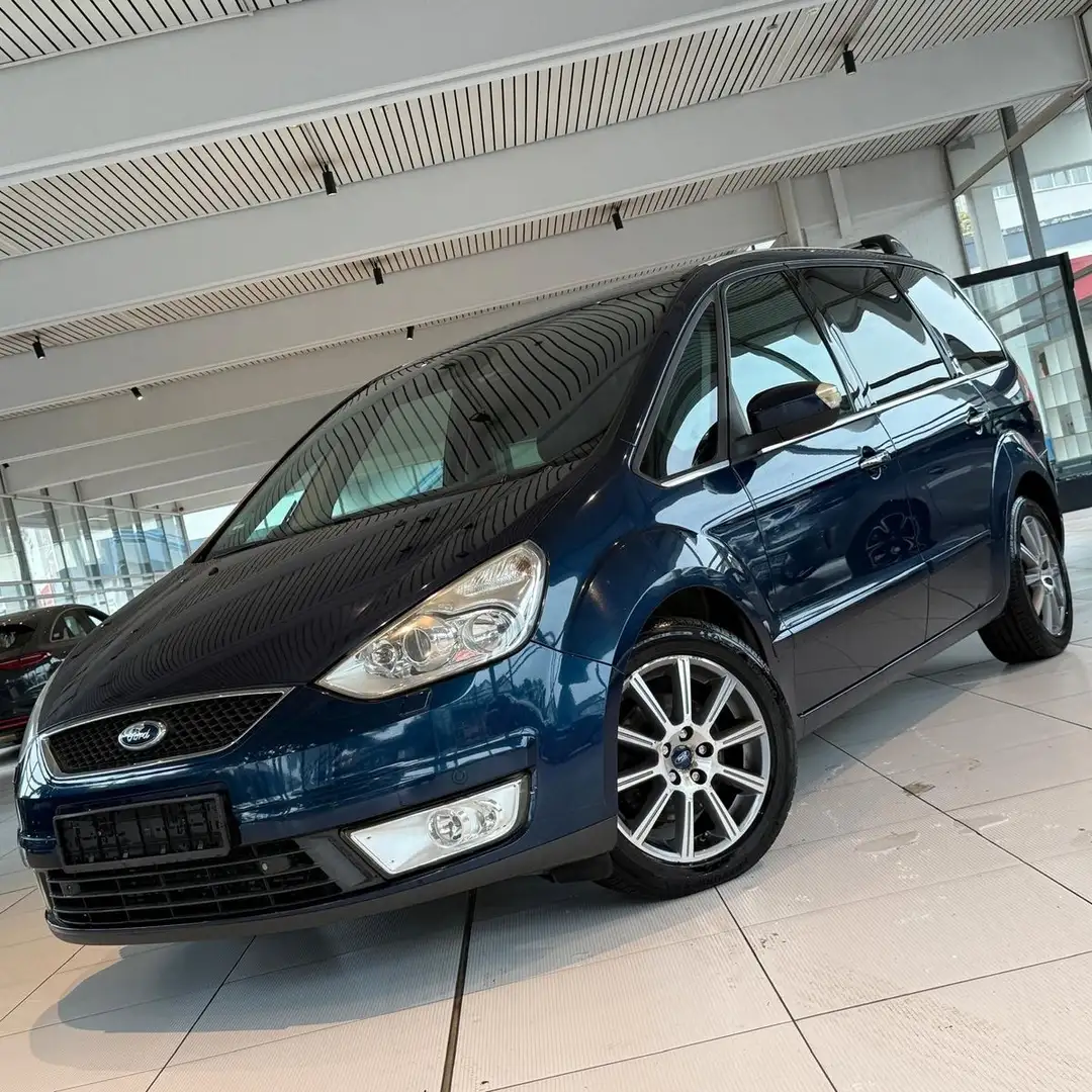 Ford Galaxy Ghia Blau - 1