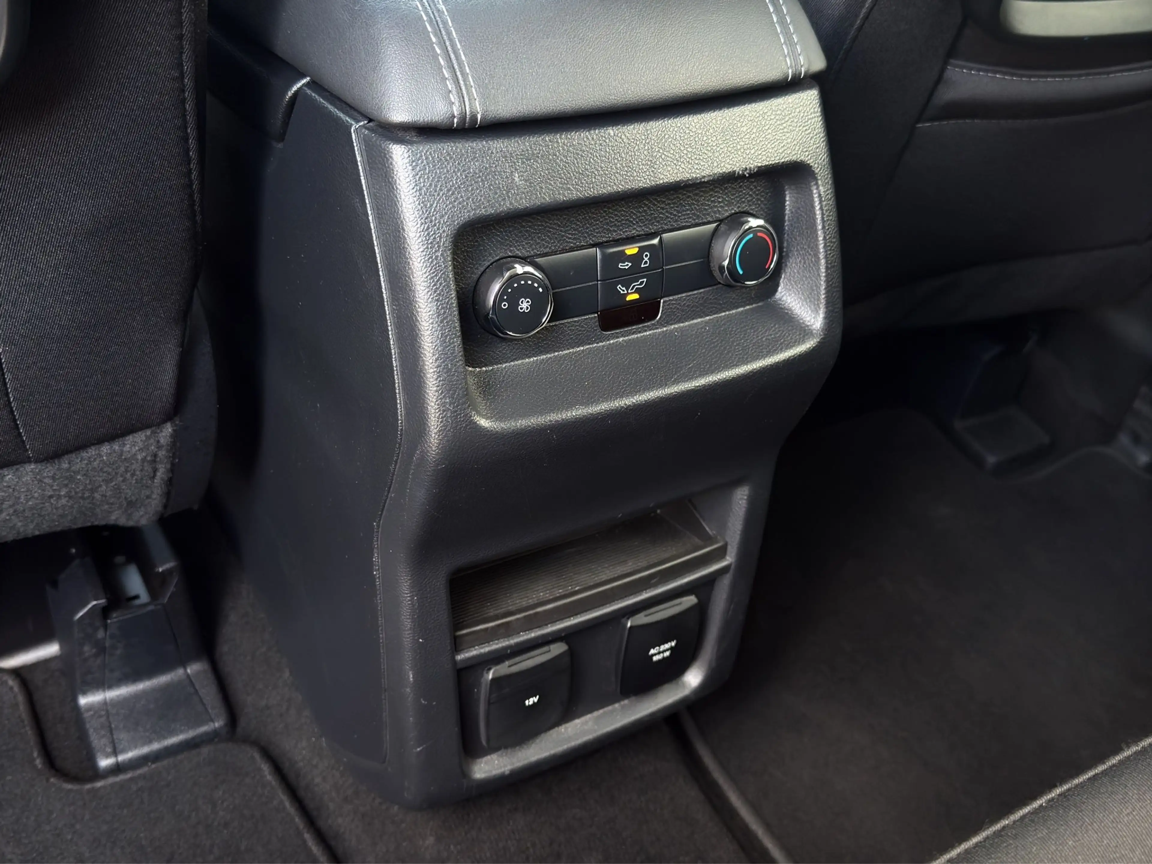 Ford Galaxy 2.0 TDCi Titanium Aut. 7-Sitzer/Kamera/AHK/Assist — photo 35