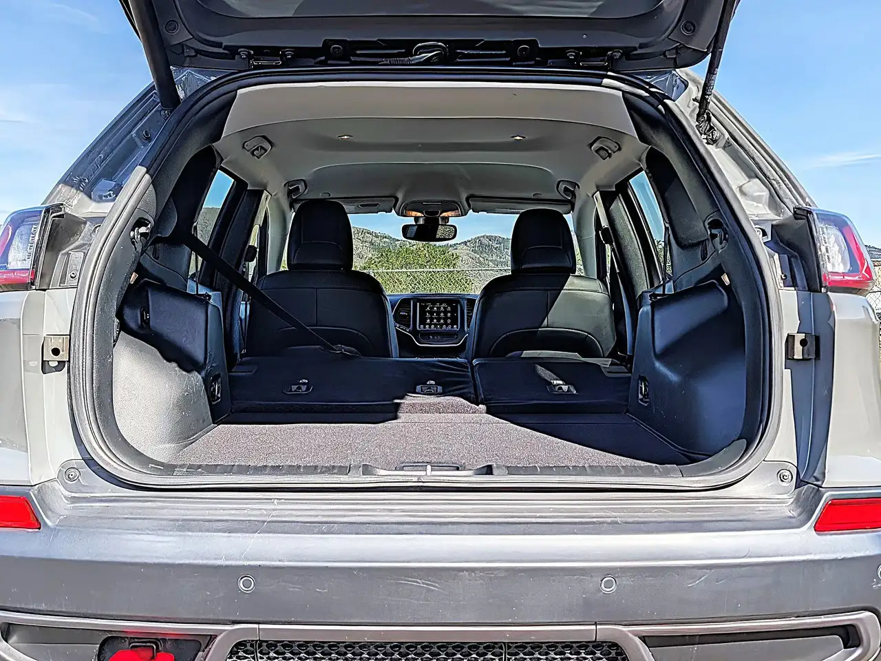 Jeep Cherokee снимка Jeep Cherokee