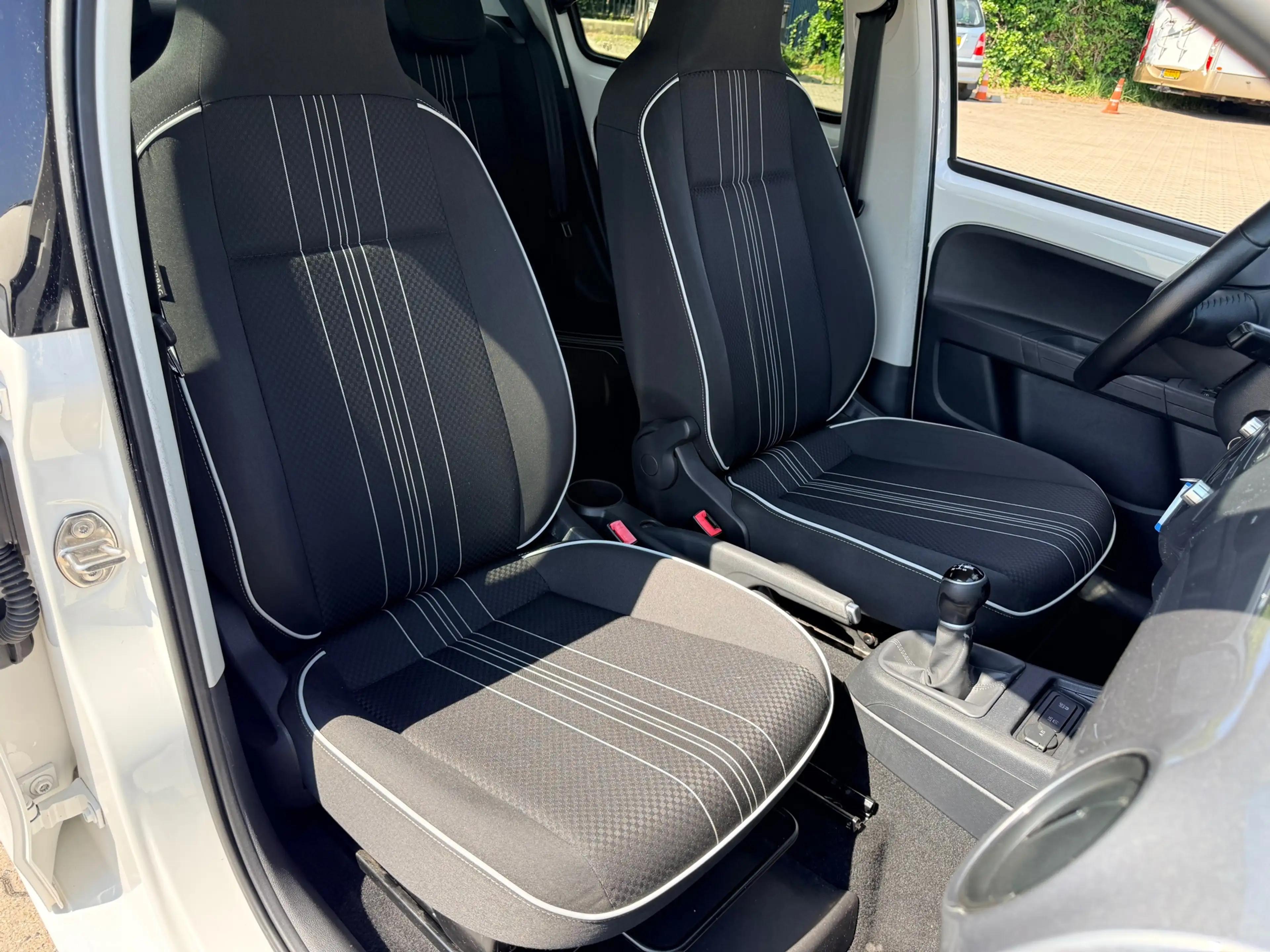SEAT Mii 1.0 Sport Connect — photo 12