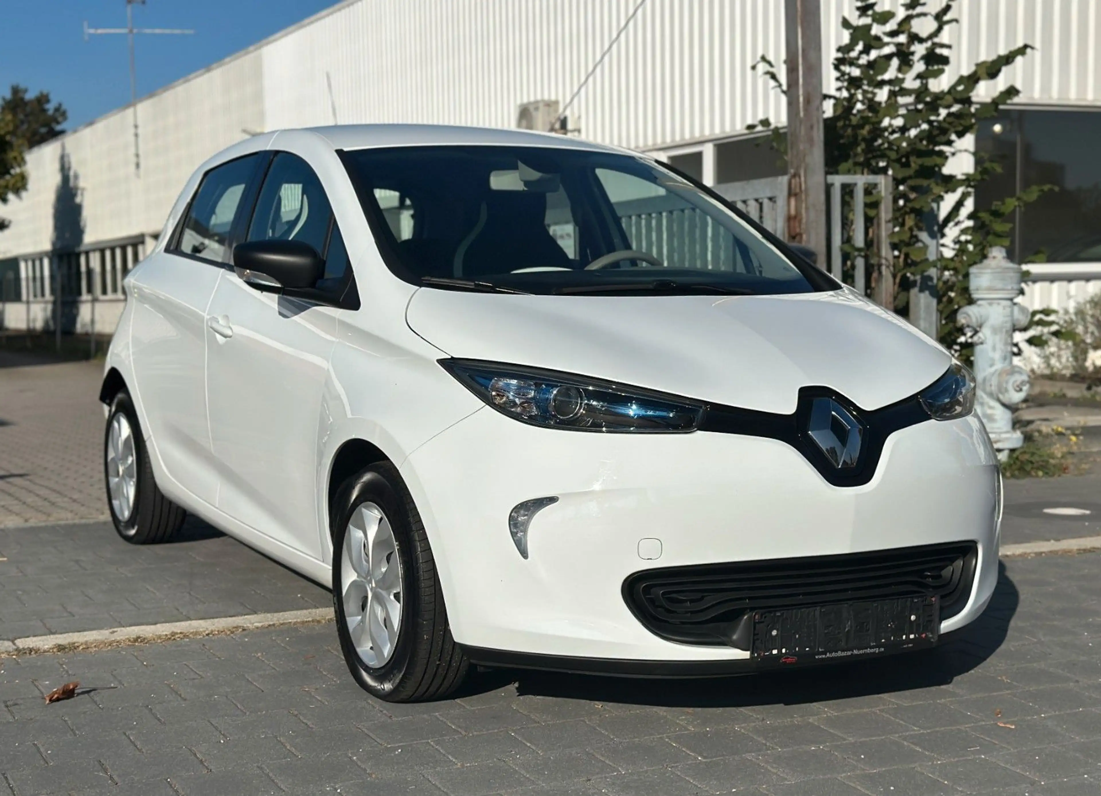 Renault ZOE Life / 1. Hand / SoH 92,4% / Navi — photo 7