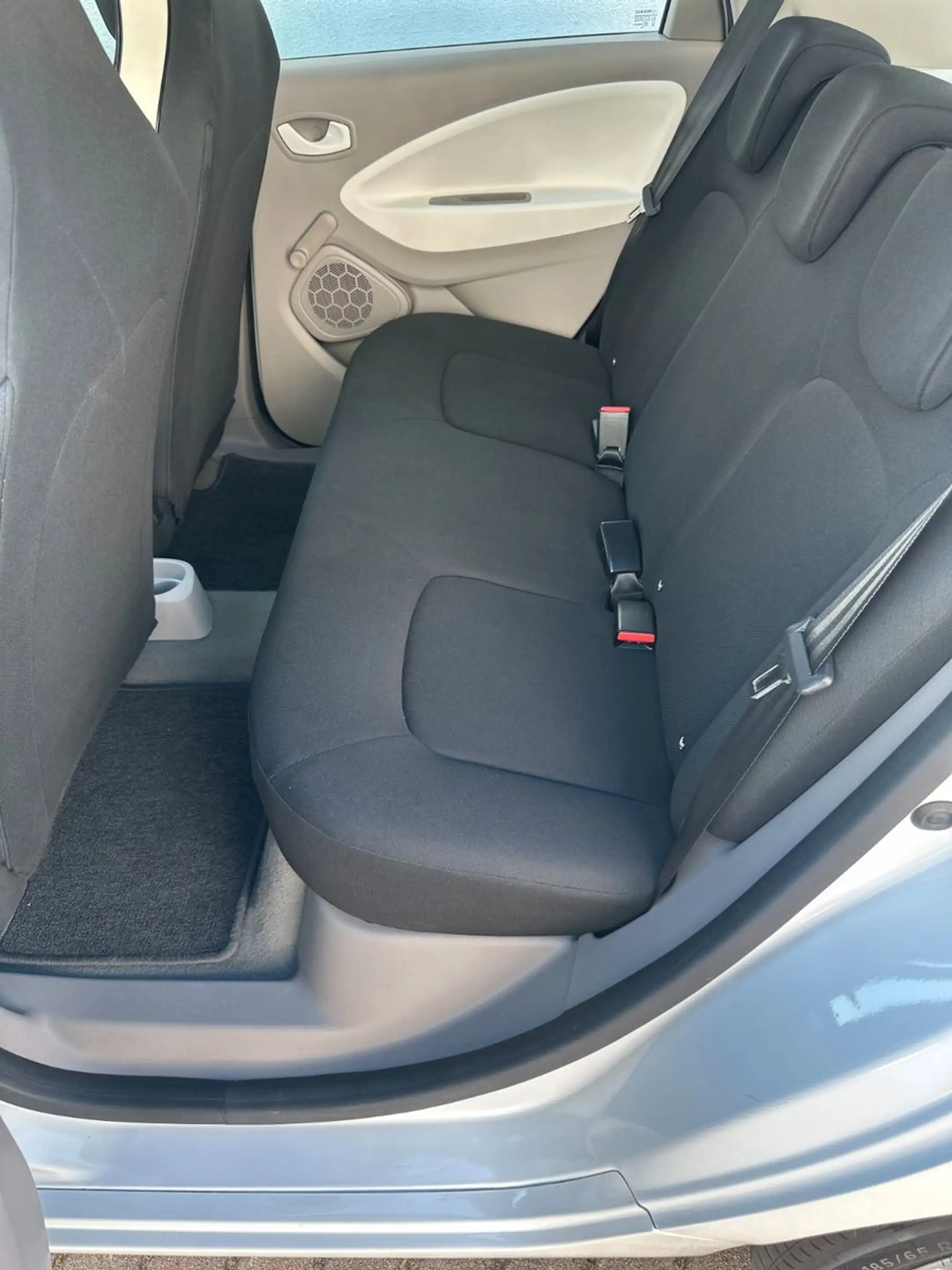 Renault ZOE Life / 1. Hand / SoH 92,4% / Navi — photo 11