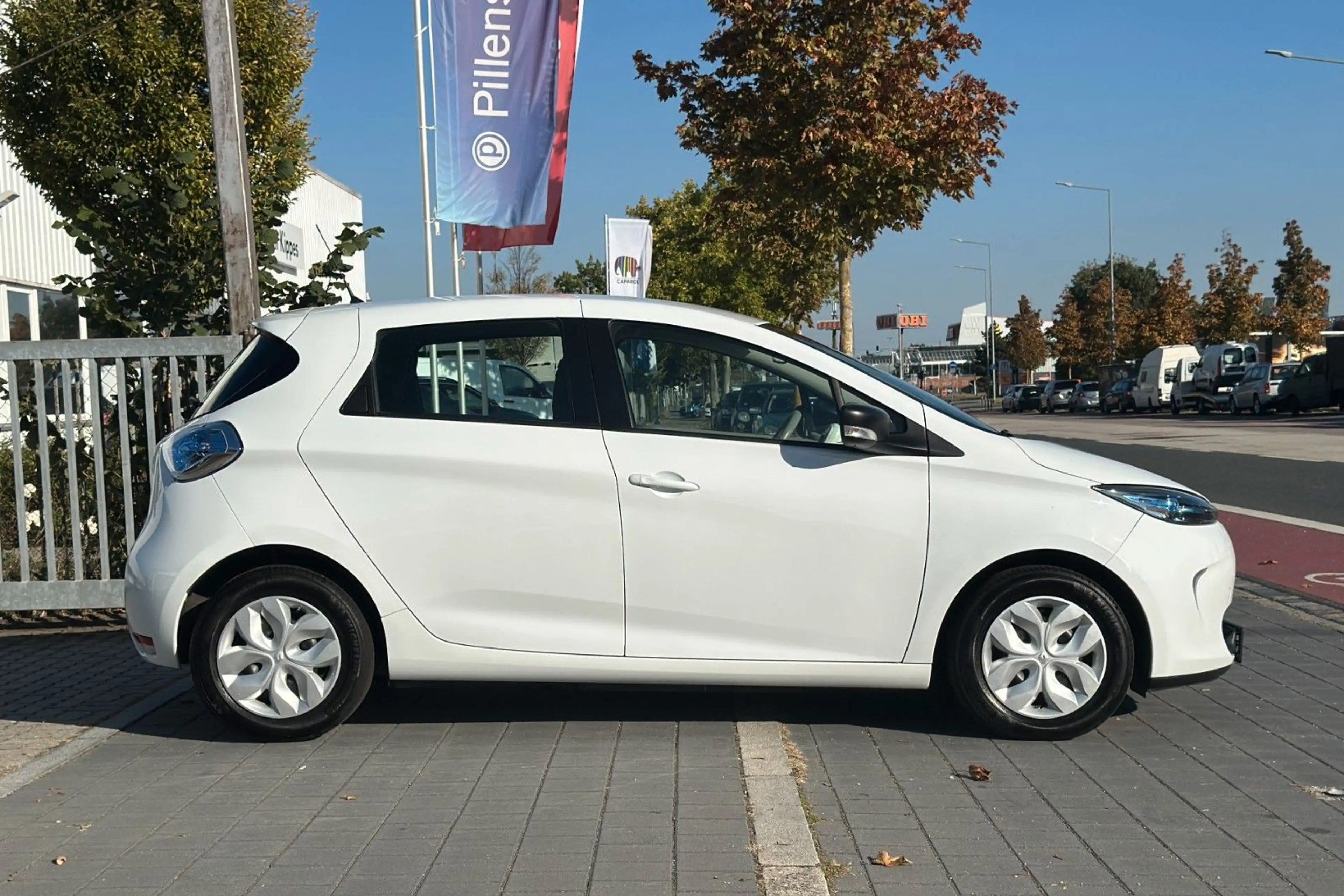 Renault ZOE Life / 1. Hand / SoH 92,4% / Navi — photo 6