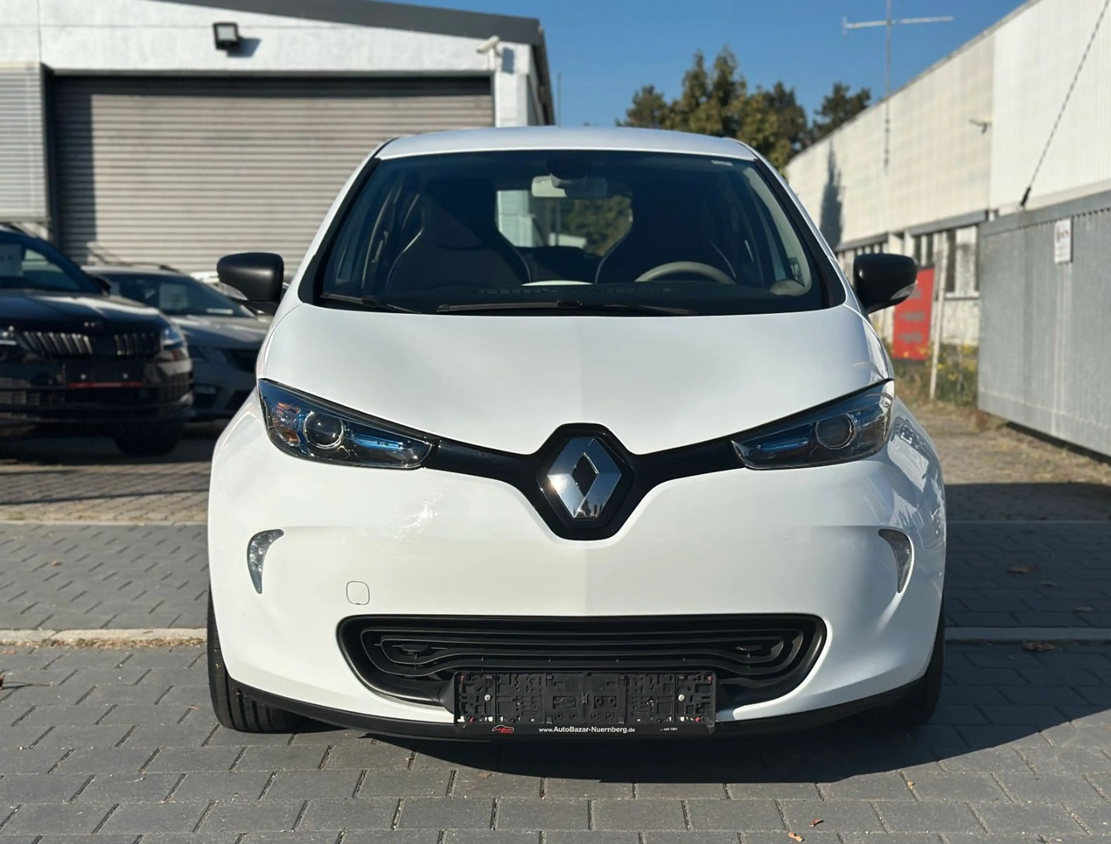 Renault ZOE Life / 1. Hand / SoH 92,4% / Navi — photo 8