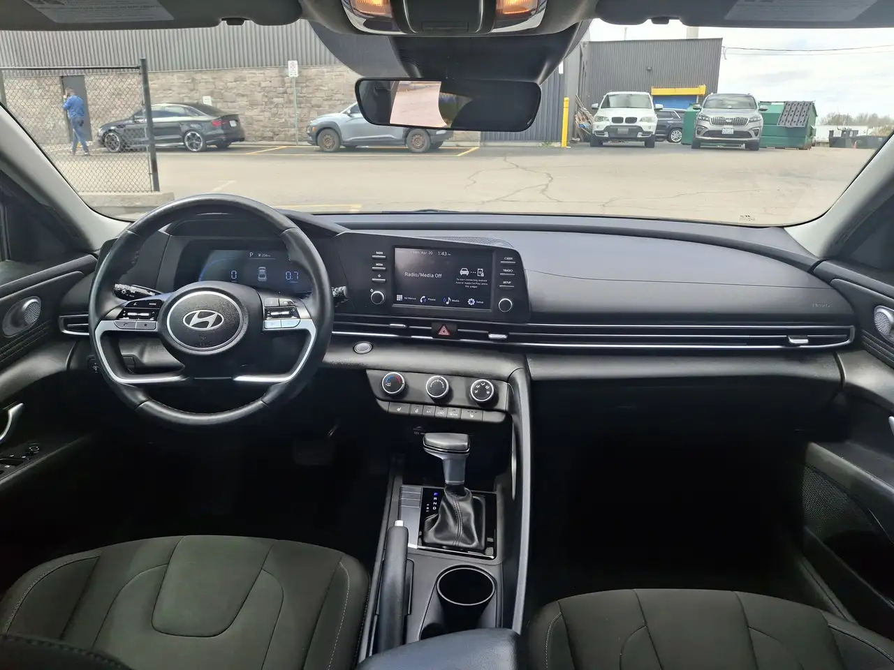 Hyundai ELANTRA снимка Hyundai ELANTRA