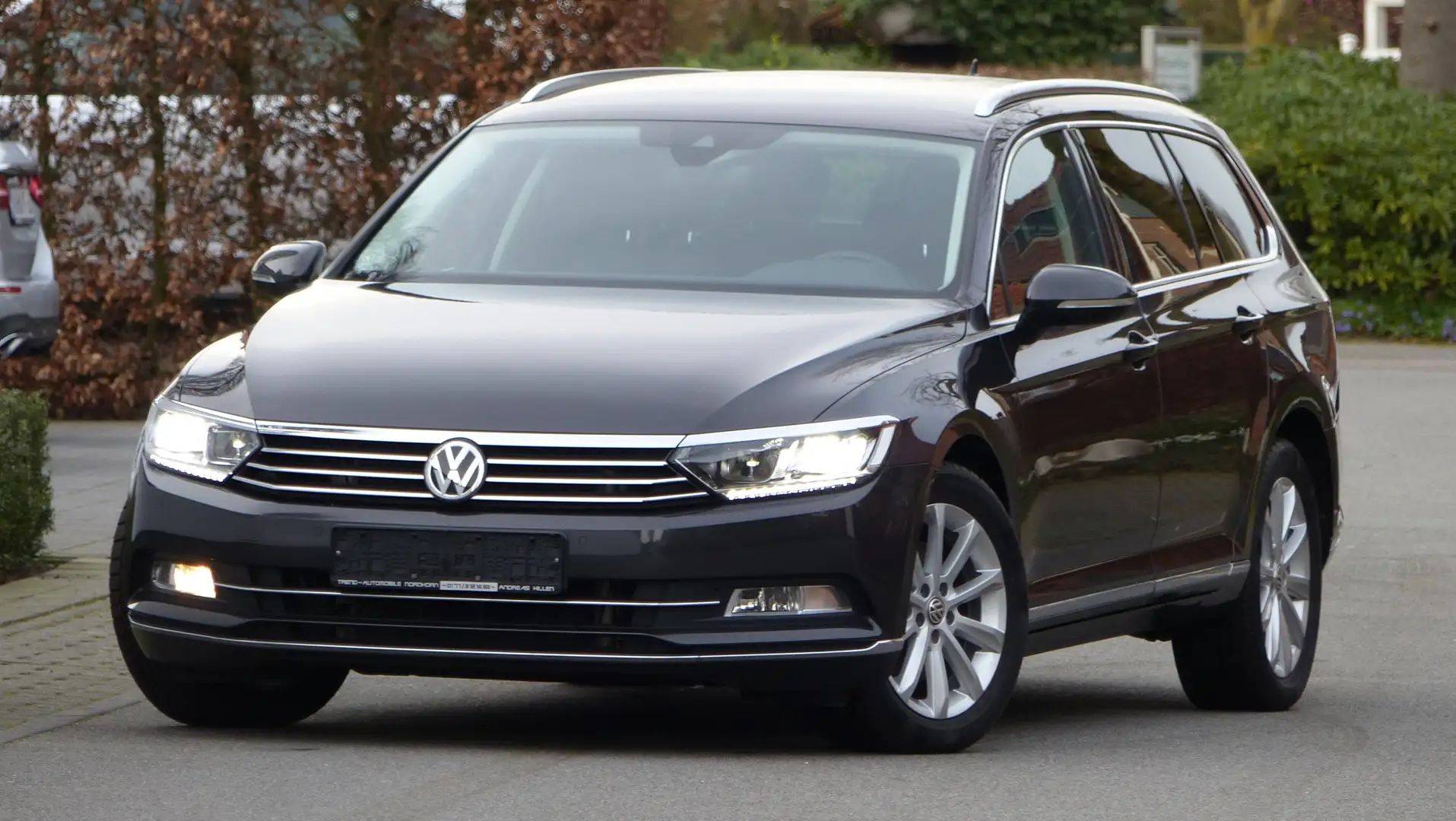 Volkswagen Passat Variant PASSAT+HIGHLINE+LED+NAVI+17"+LED+NAVI+ACC+AHK+WINT Grau - 2