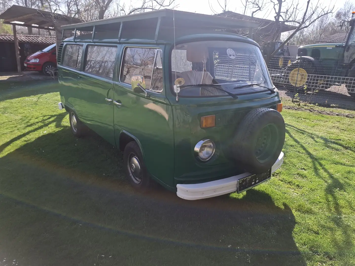 Volkswagen T2 Kleinbus Grün - 1