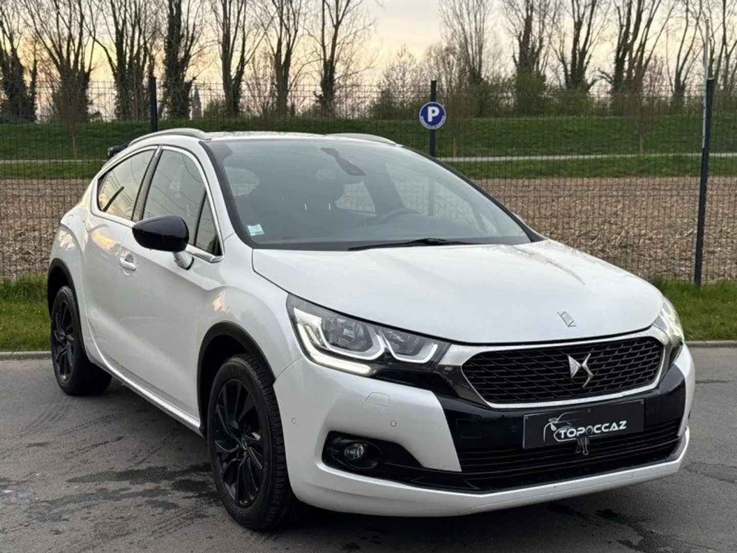 Citroen DS4 DS 4 CROSSBACK 1.6 HDI 120 BE CHIC * 2016 * GPS * CAMERA * JANTES ALU * GARANTIE Blanco - 2