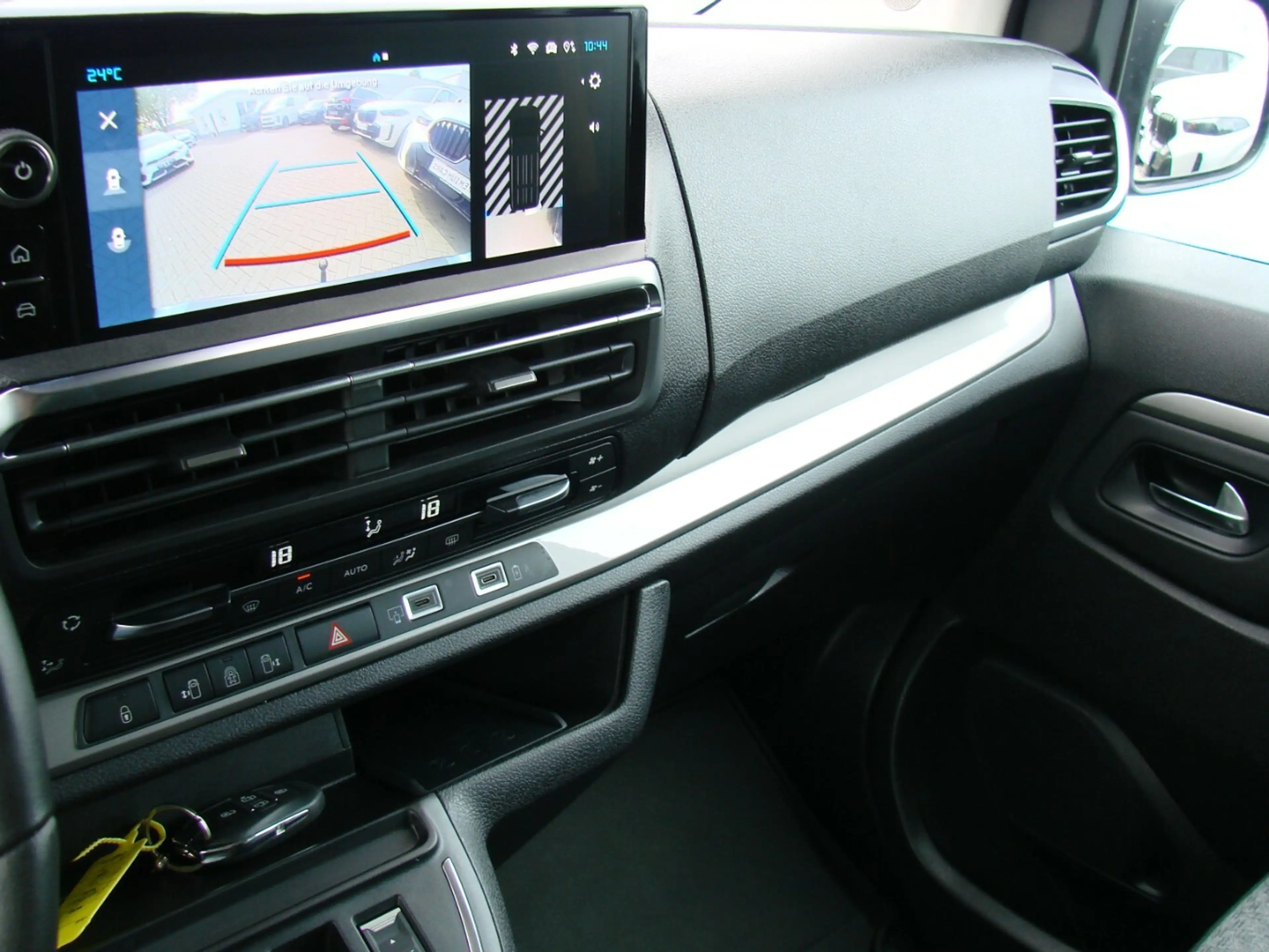 Citroen Spacetourer 2.0 BlueHDi L2 Plus M ACC LED AHK Kamera 180 — photo 13