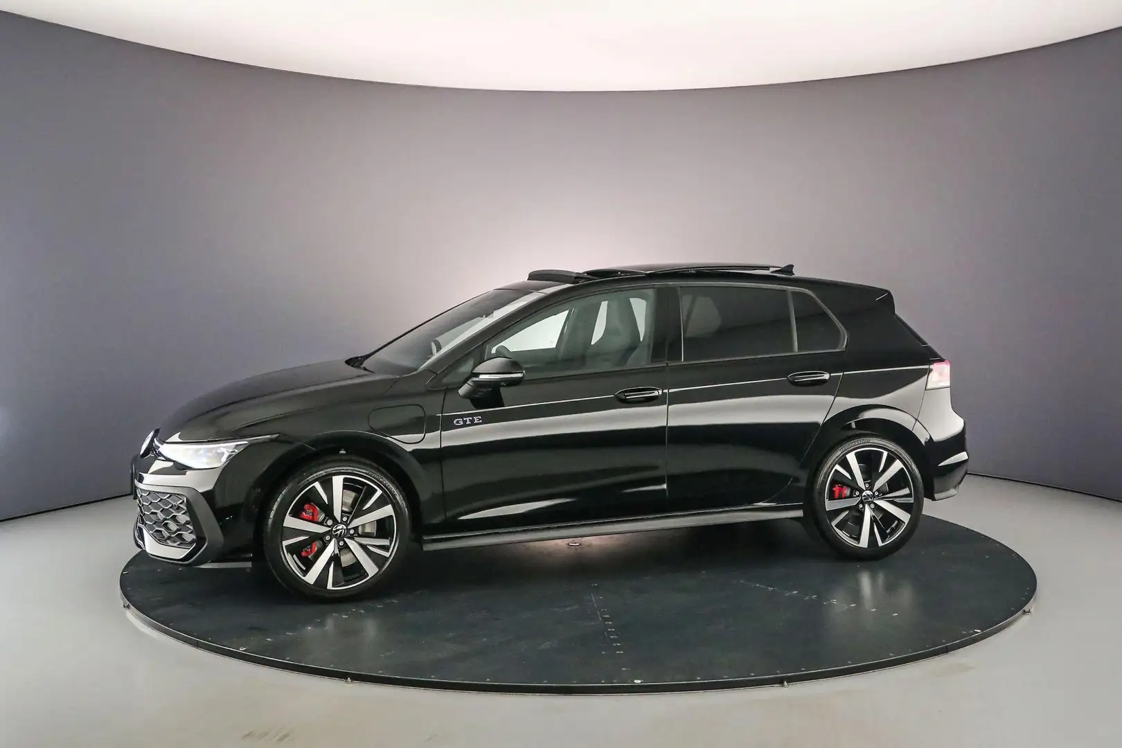 Volkswagen Golf GTE 1.5 TSI eHybrid 272pk DSG Automaat Black style, Pa Zwart - 2