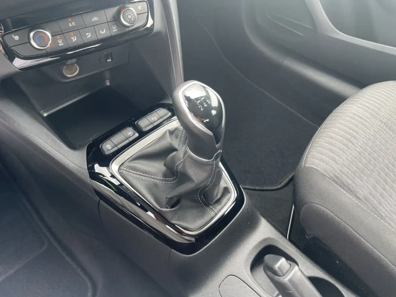 Opel Corsa Edition 1.2 +Allwetter SHZ Kamera CarPlay DAB LMFe, миниатюра 16