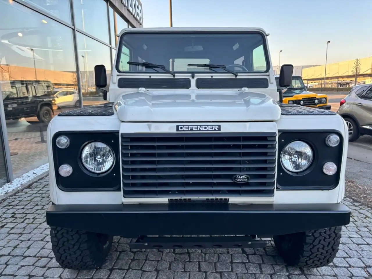 Land Rover Defender 90 L316 V8 3.9 Station Wagon, foto 3