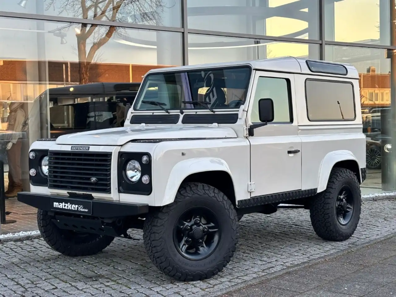 Land Rover Defender 90 L316 V8 3.9 Station Wagon, foto 2