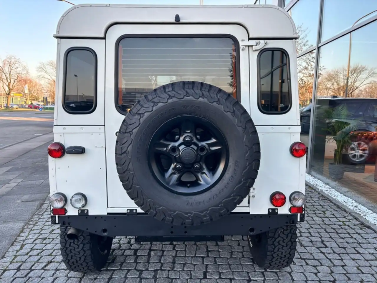 Land Rover Defender 90 L316 V8 3.9 Station Wagon, foto 5