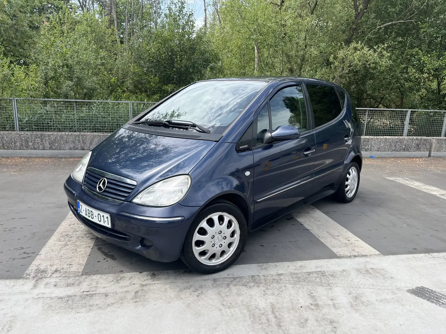 Mercedes-Benz A 160 Elegance \\ airco // clim 2250€ carnet d'entreti - 1