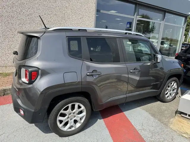Jeep Renegade view 12