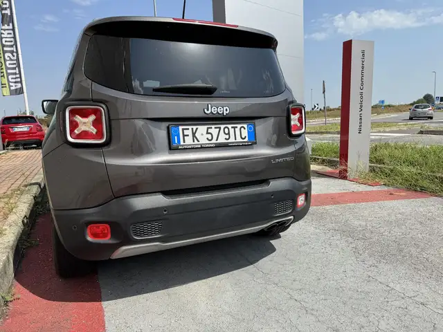 Jeep Renegade view 9