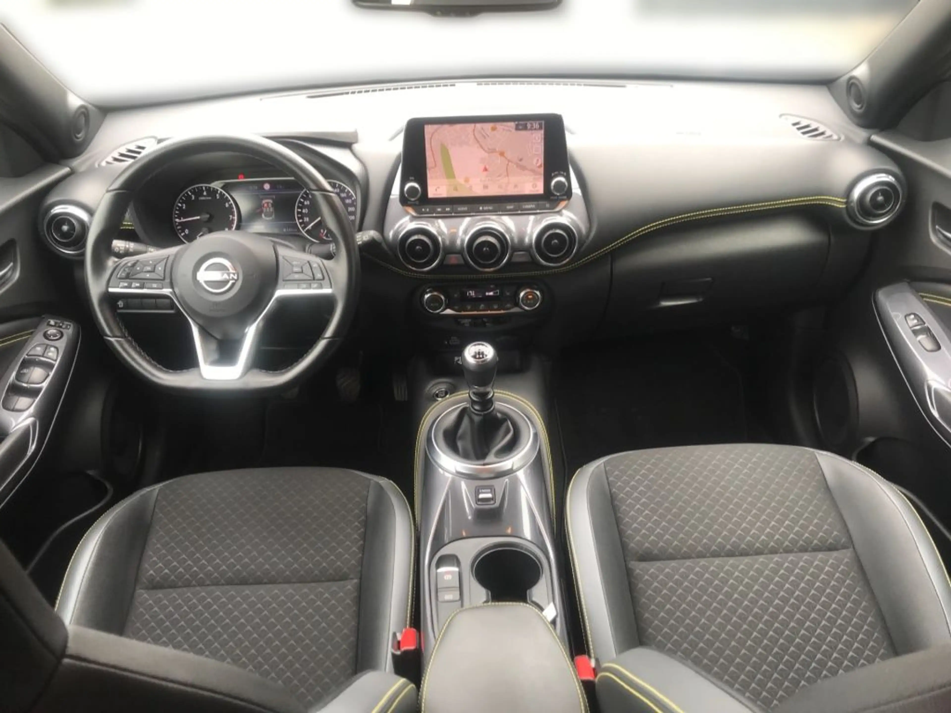 Nissan Juke 1.0 DIG-T Kiiro — photo 10
