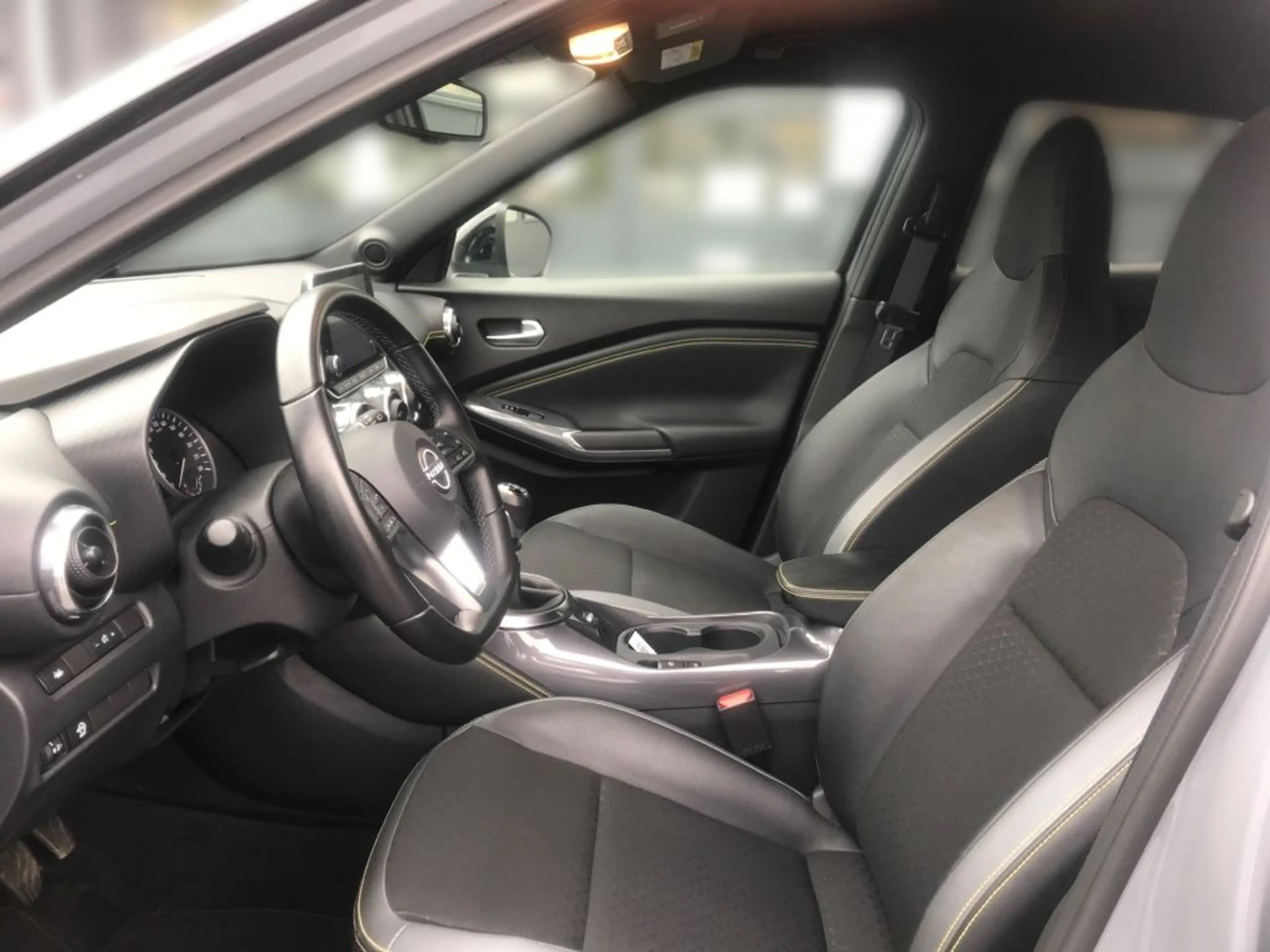 Nissan Juke 1.0 DIG-T Kiiro — photo 7
