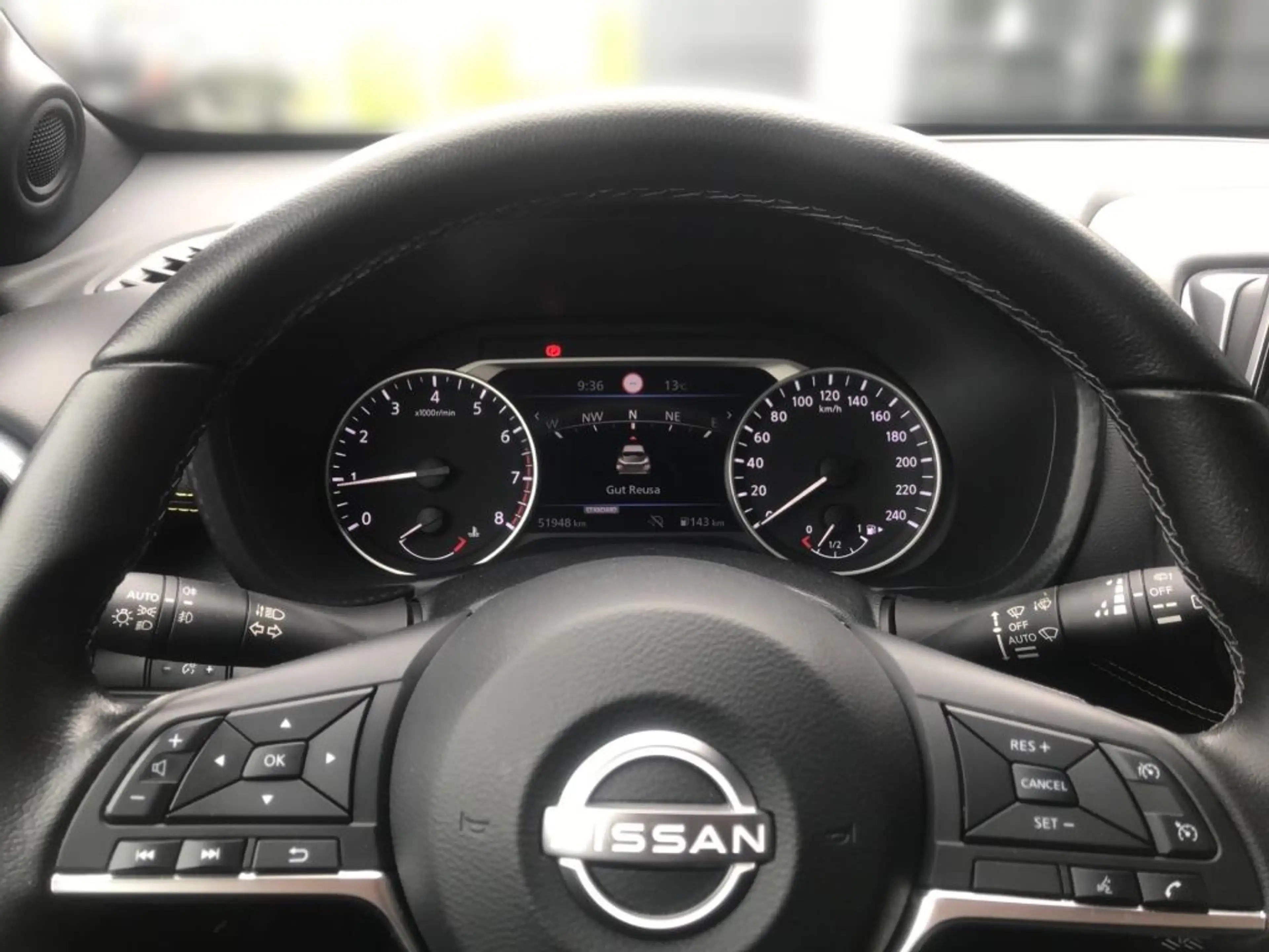 Nissan Juke 1.0 DIG-T Kiiro — photo 8