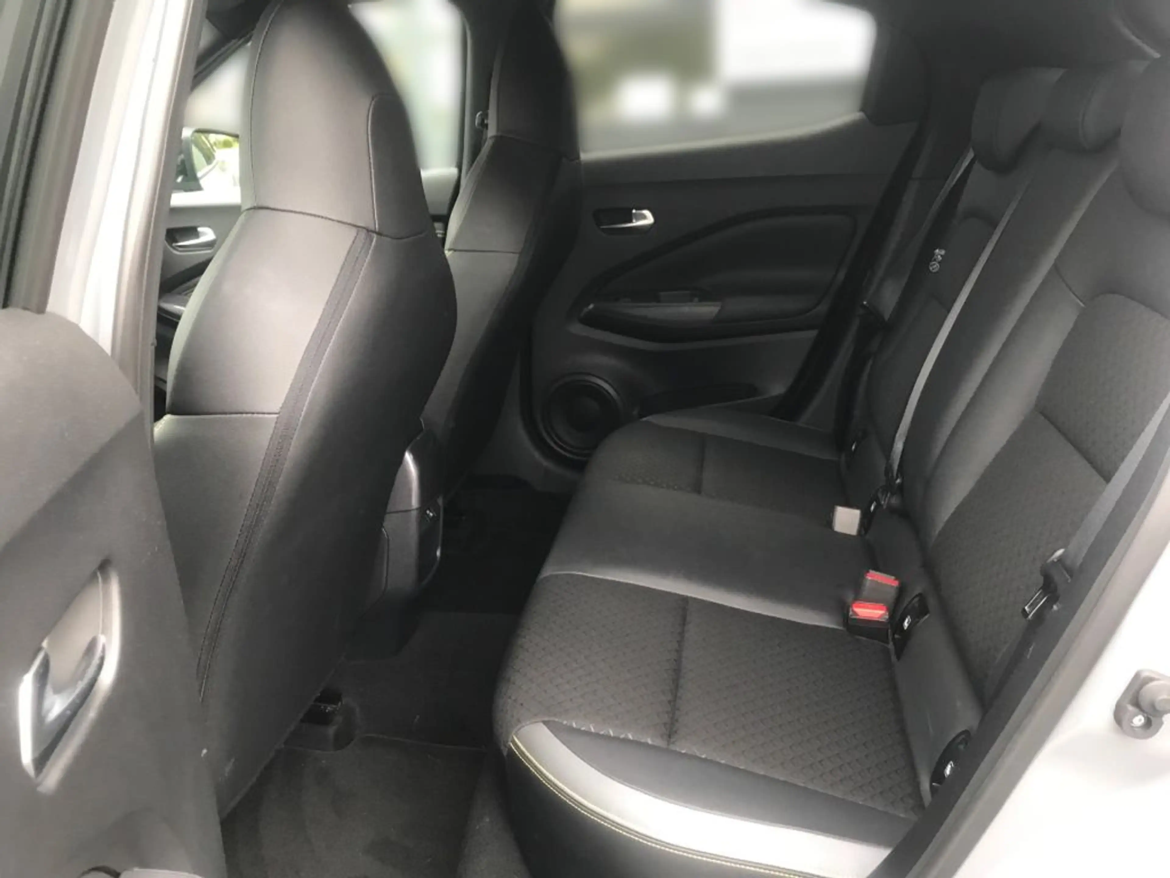 Nissan Juke 1.0 DIG-T Kiiro — photo 11