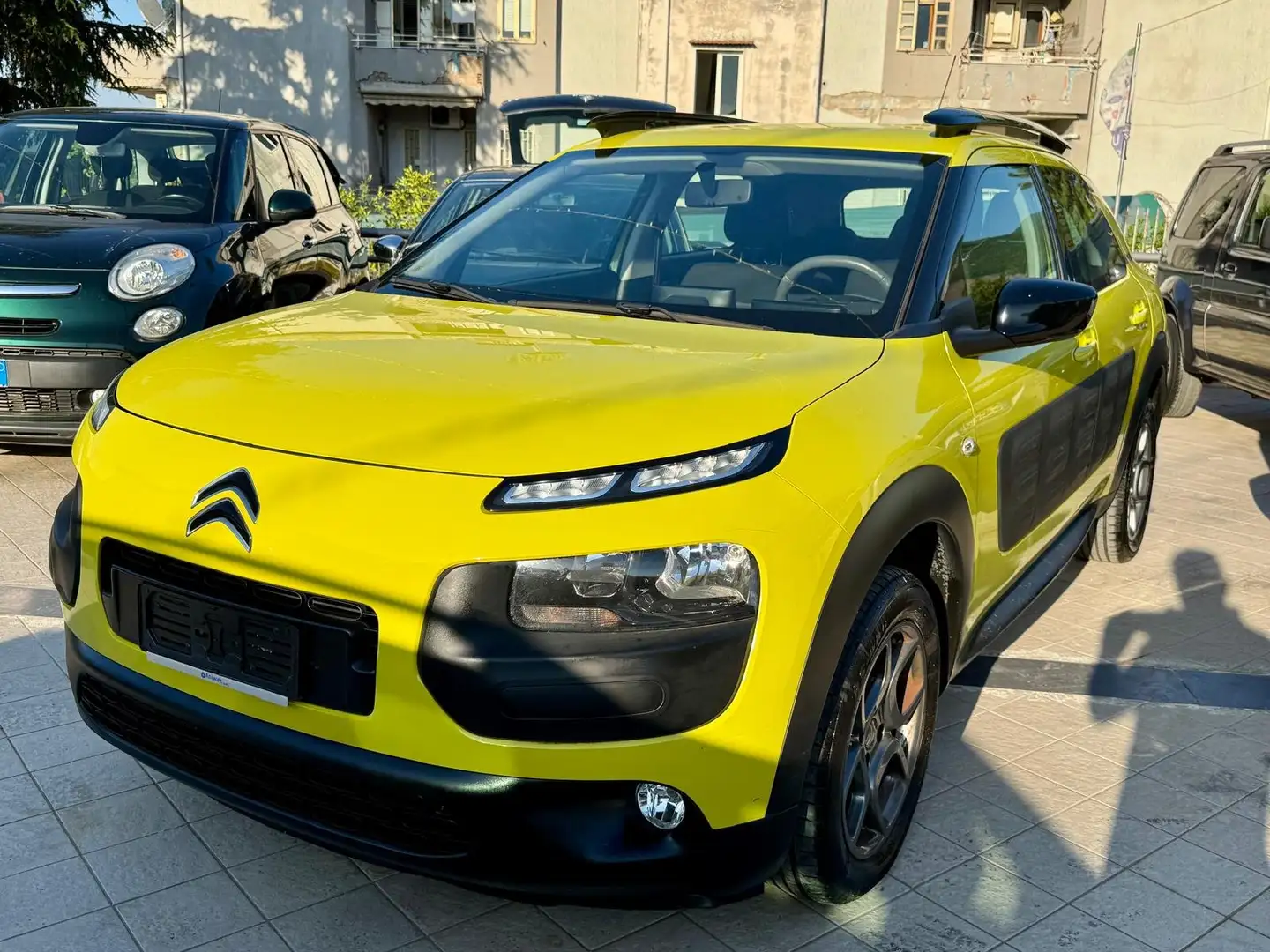 Citroen C4 Cactus 1.2 PURETECH 82 CV FEEL Jaune - 1