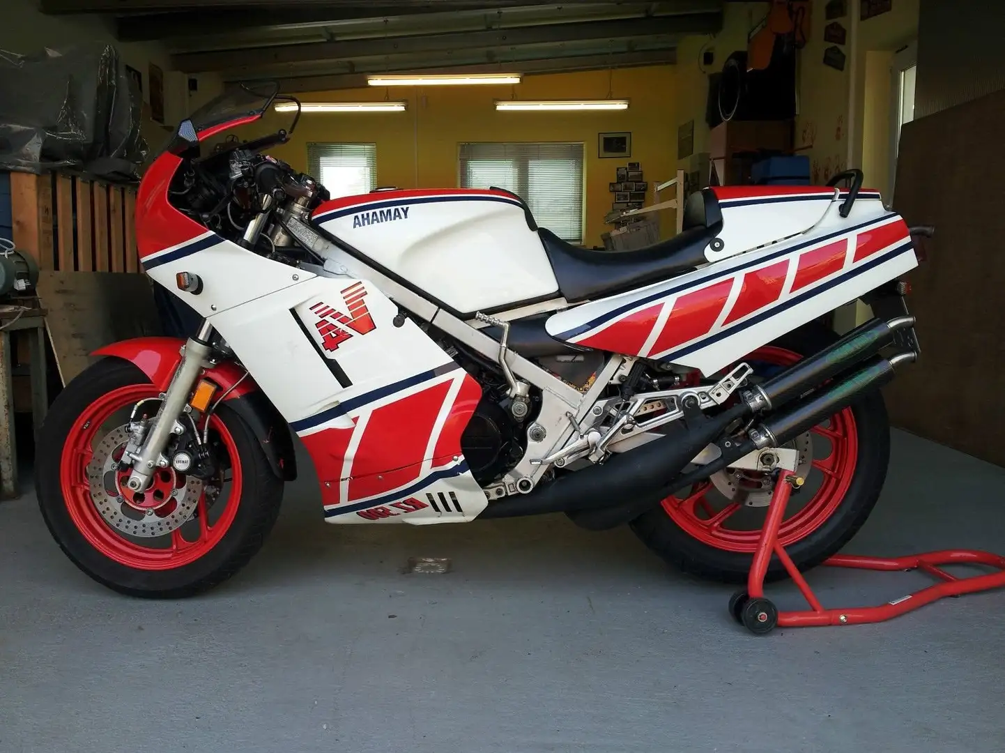 Yamaha RD 500 Rood - 1