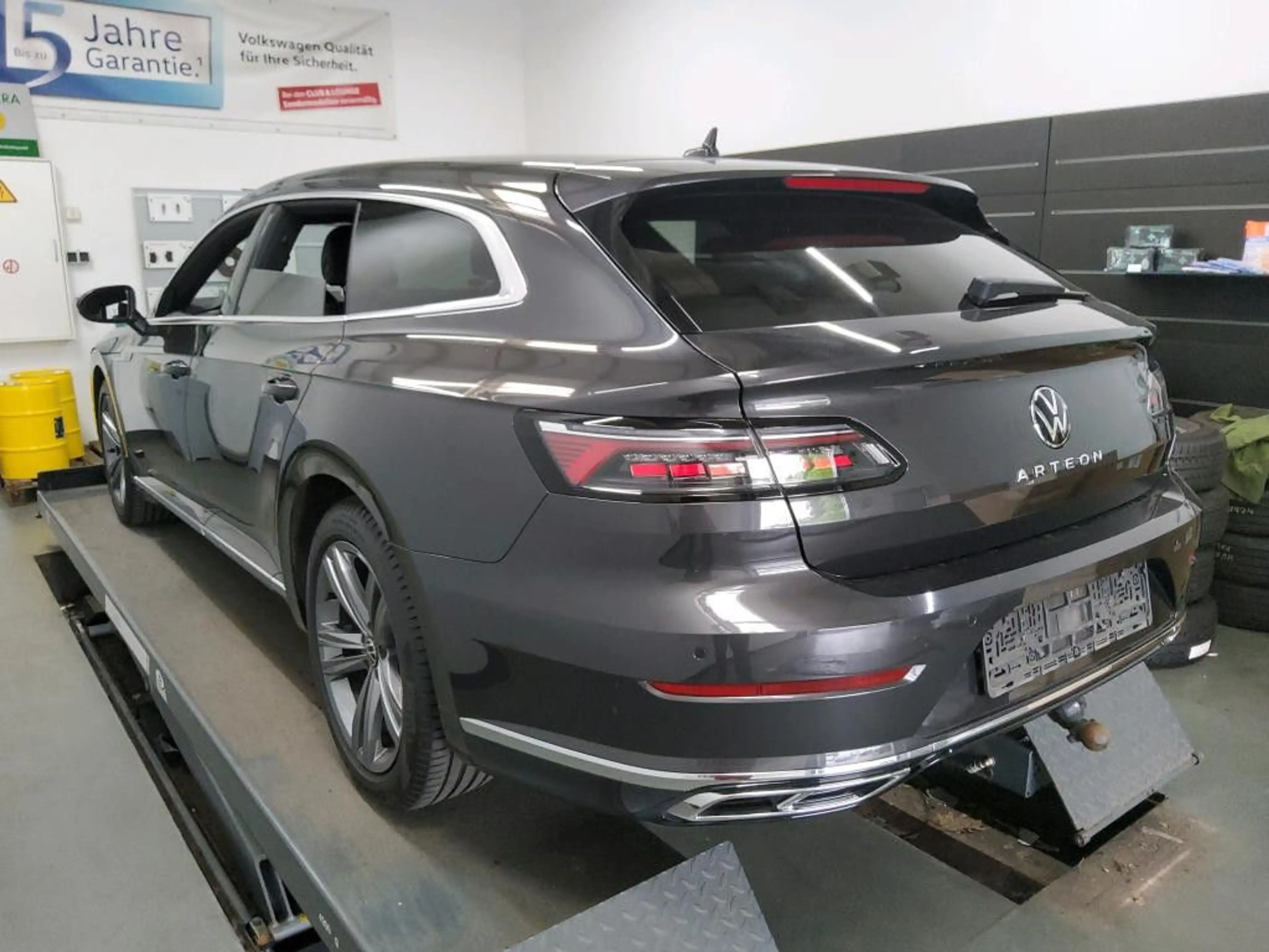 Volkswagen Arteon Shooting Brake 2,0 TDI R-Line AHK Massage — photo 3