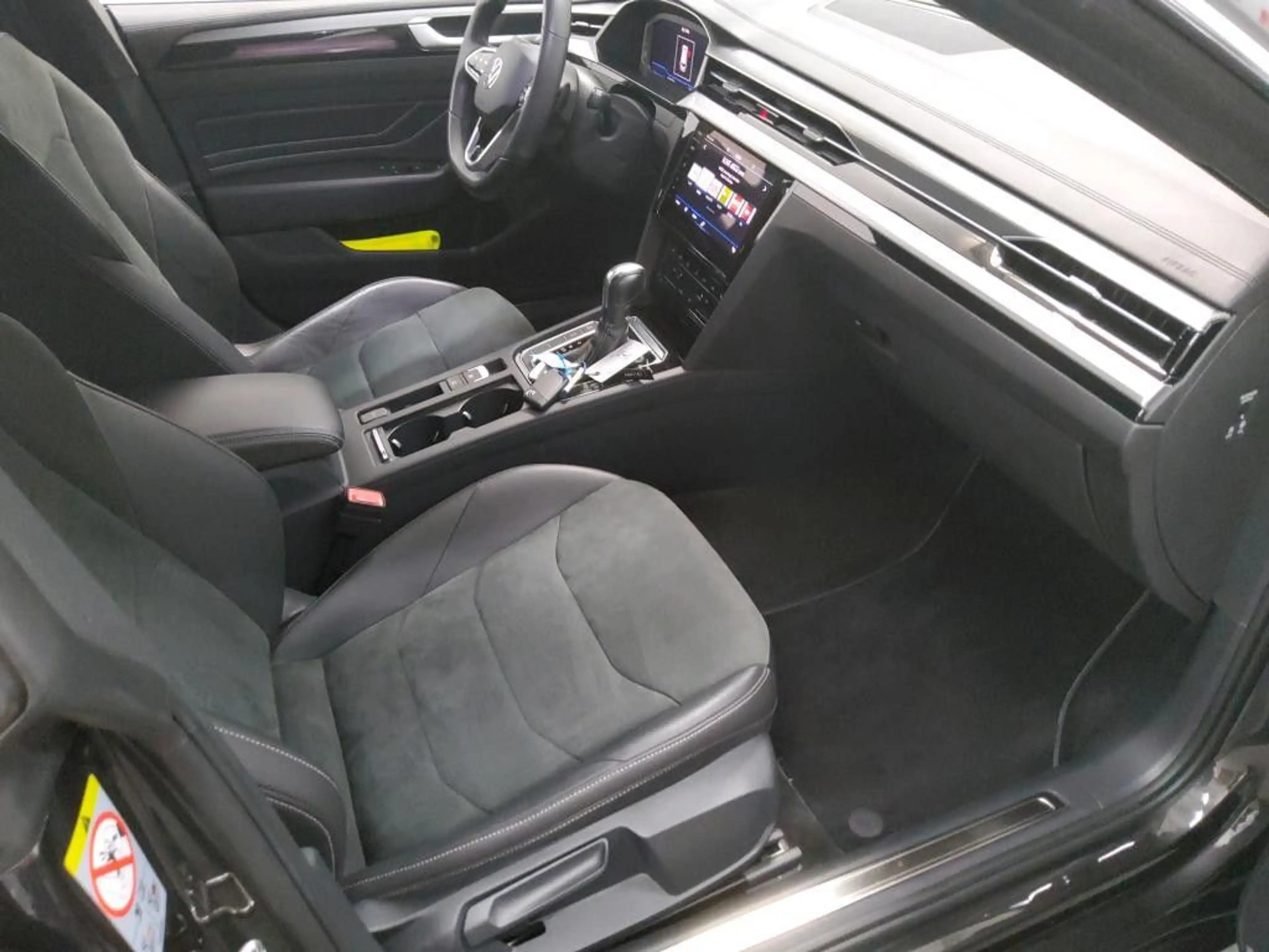 Volkswagen Arteon Shooting Brake 2,0 TDI R-Line AHK Massage — photo 5