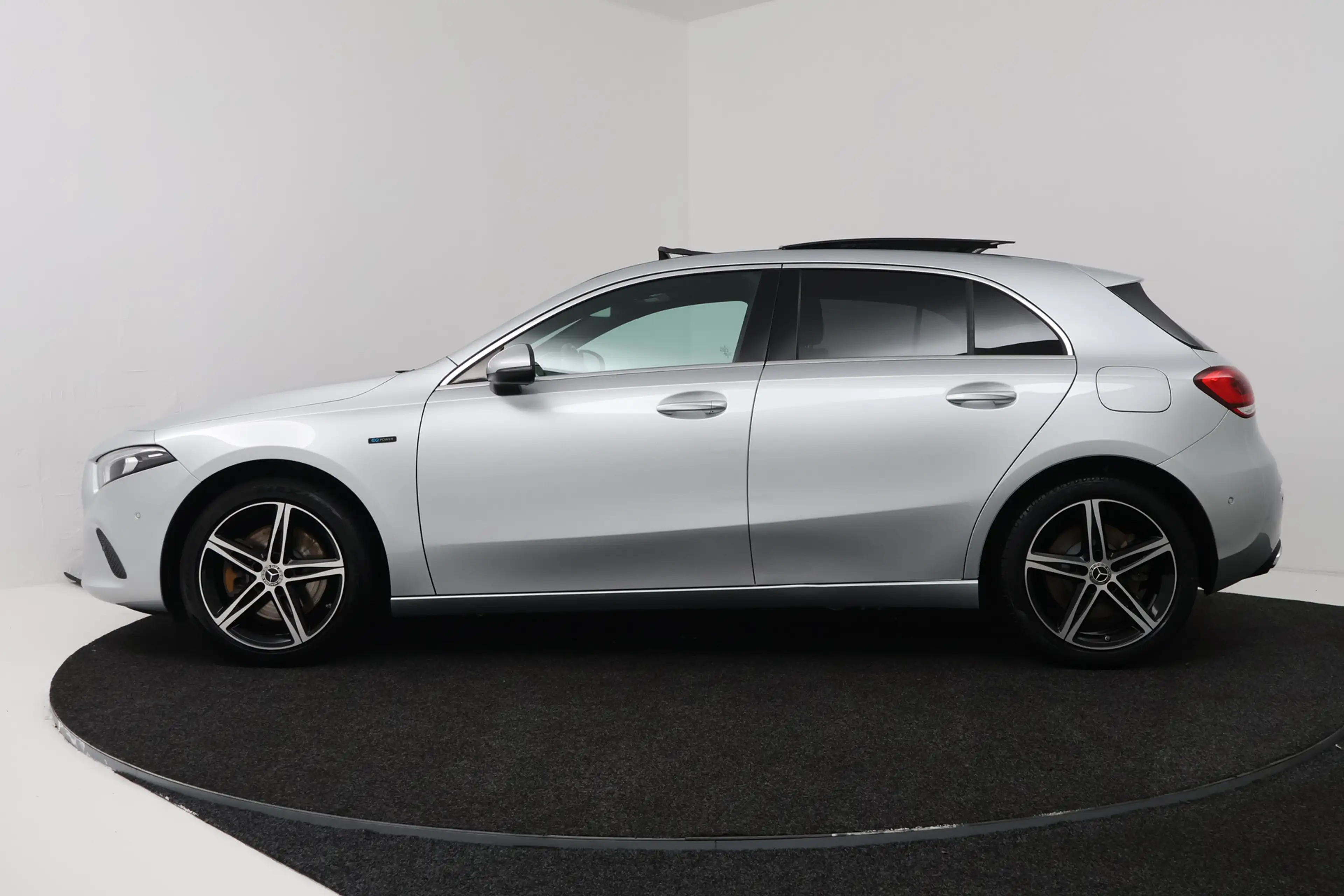 Mercedes-Benz A 250 e Business Solution AMG Limited (PANORAMADAK, SFEE — photo 2