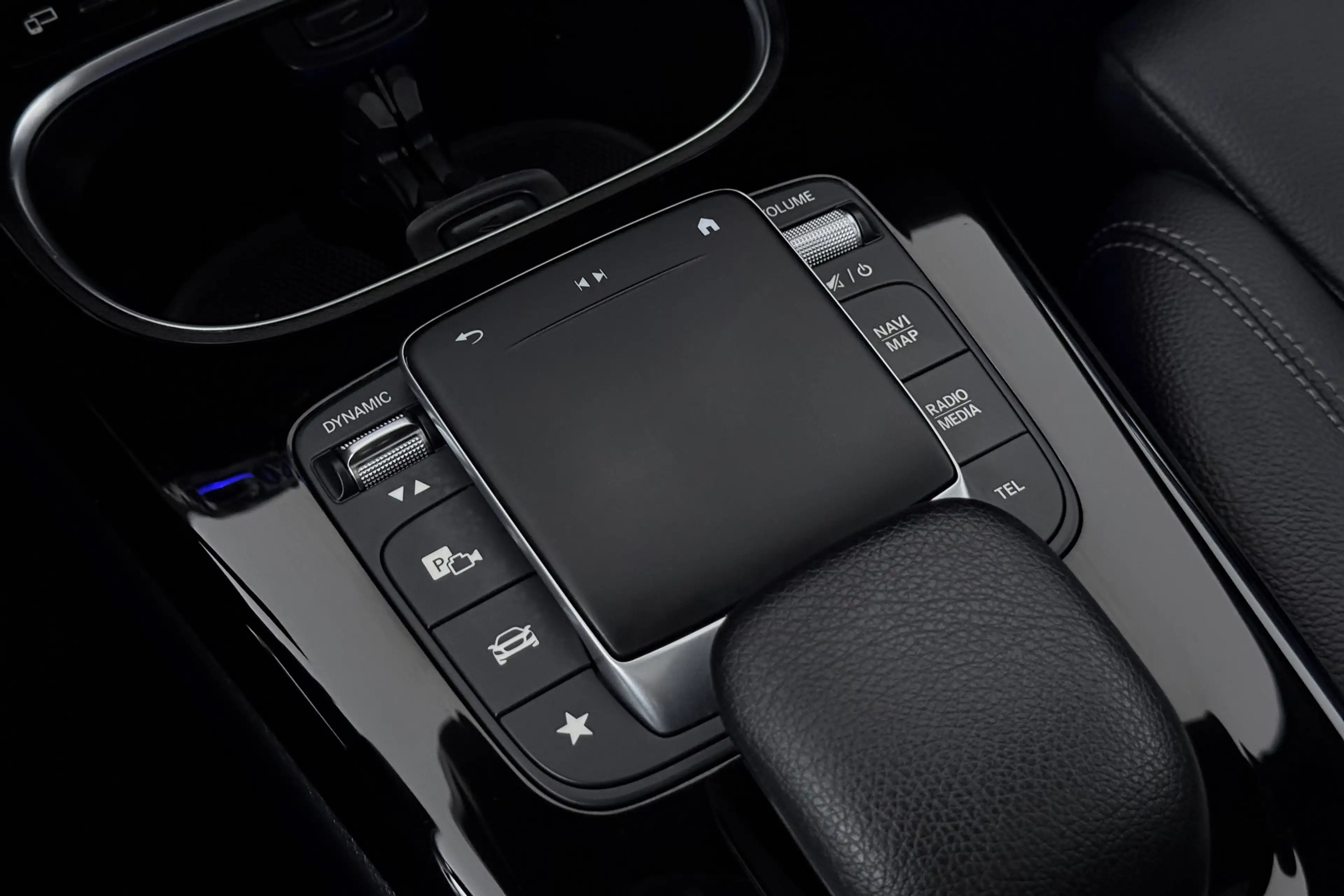 Mercedes-Benz A 250 e Business Solution AMG Limited (PANORAMADAK, SFEE — photo 18