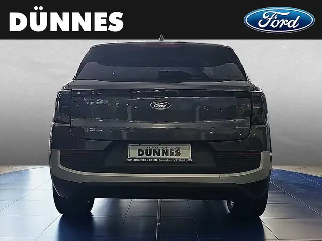 Ford Explorer view 5