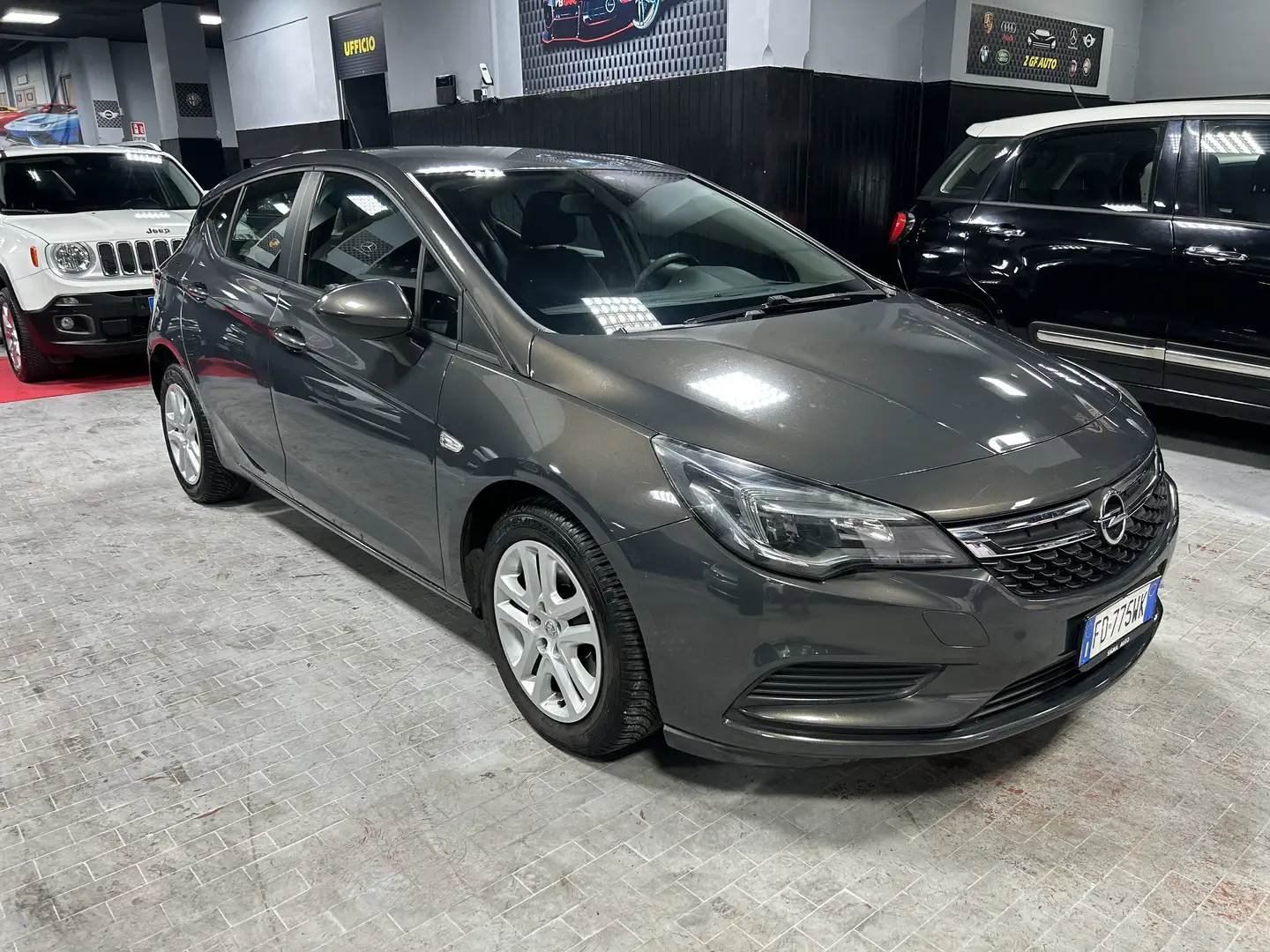 Opel Astra Astra V 2016 5p 1.6 cdti Elective s Gris - 2