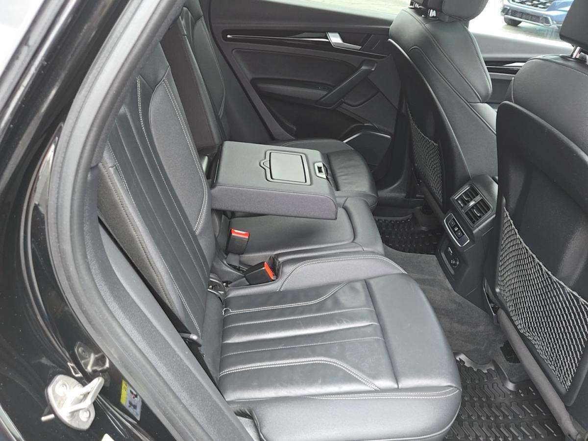 2021 Audi Q5 Progressiv 45 TFSI quattro thumb 8