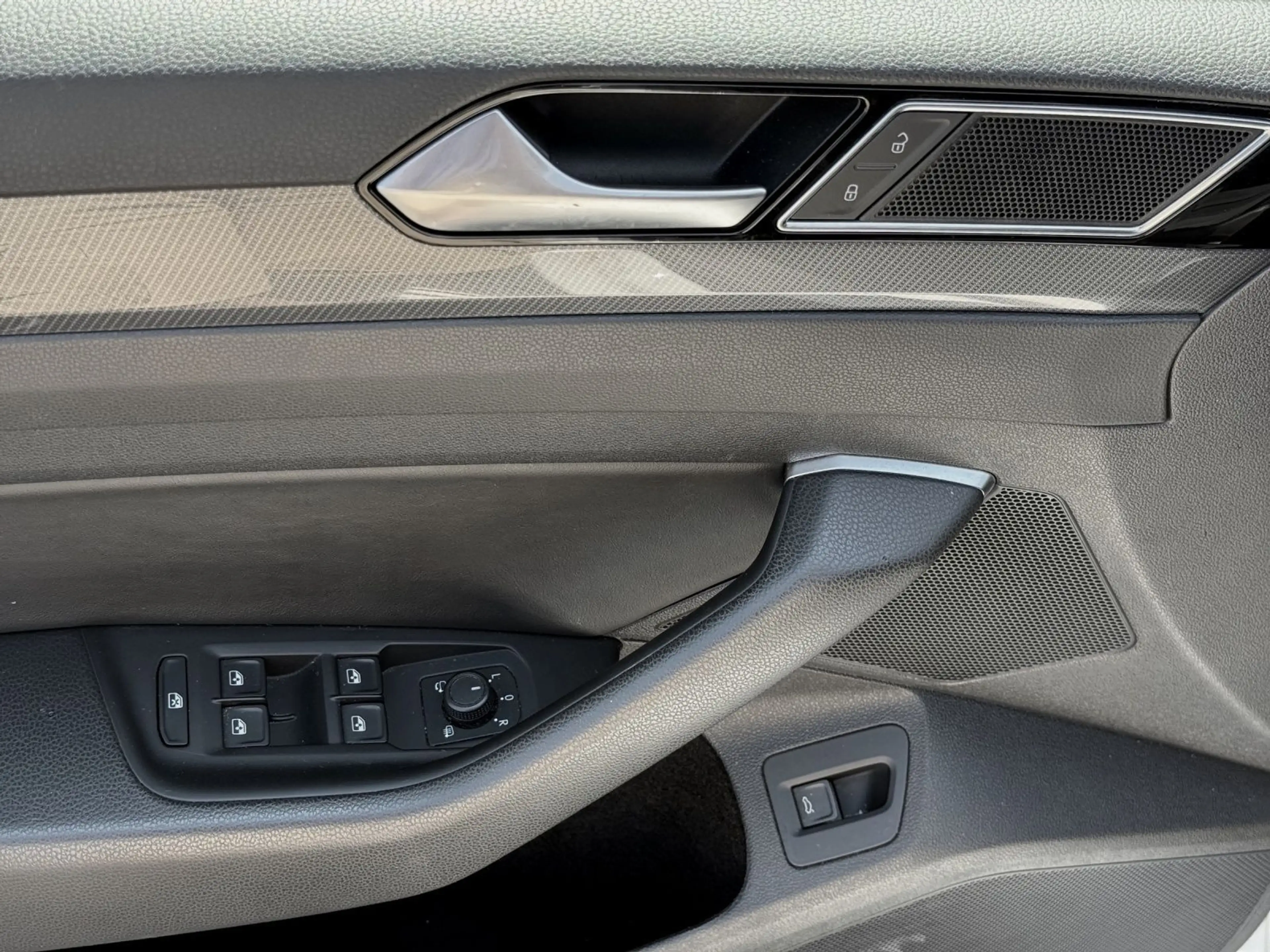 Volkswagen Arteon TDI R-LINE LED NAVI KEYLESS — photo 8
