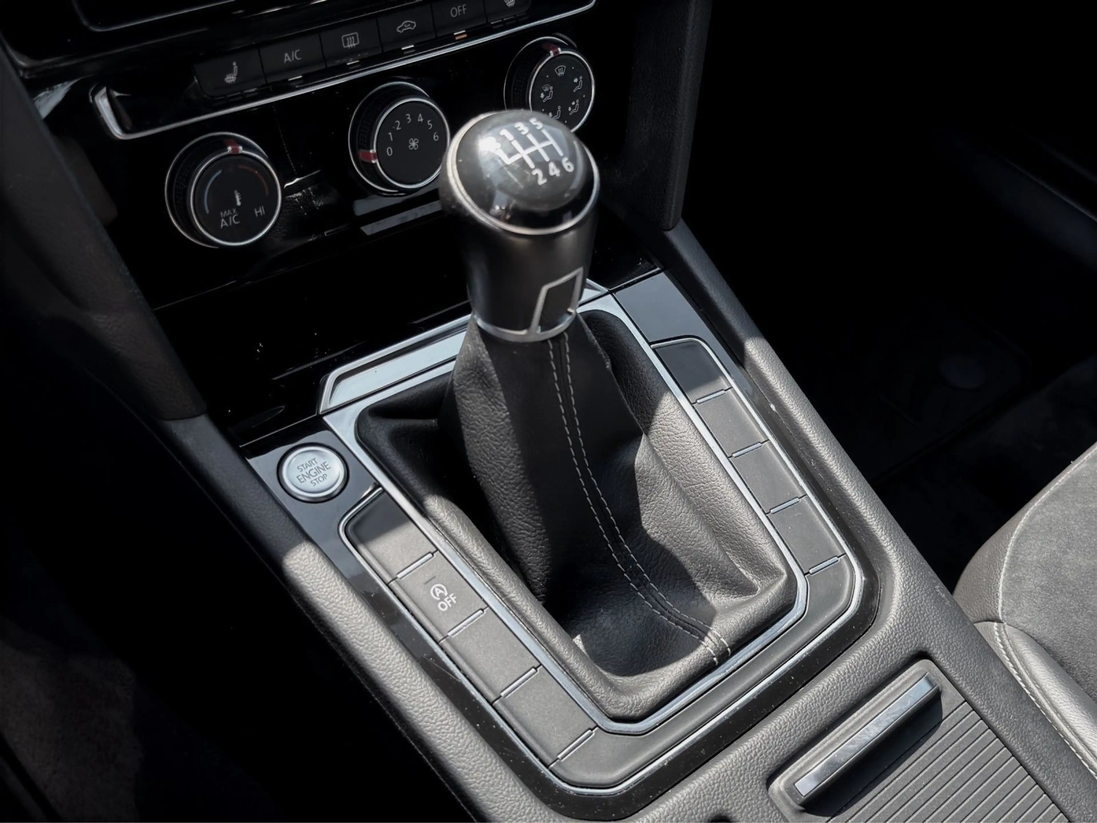 Volkswagen Arteon TDI R-LINE LED NAVI KEYLESS — photo 11