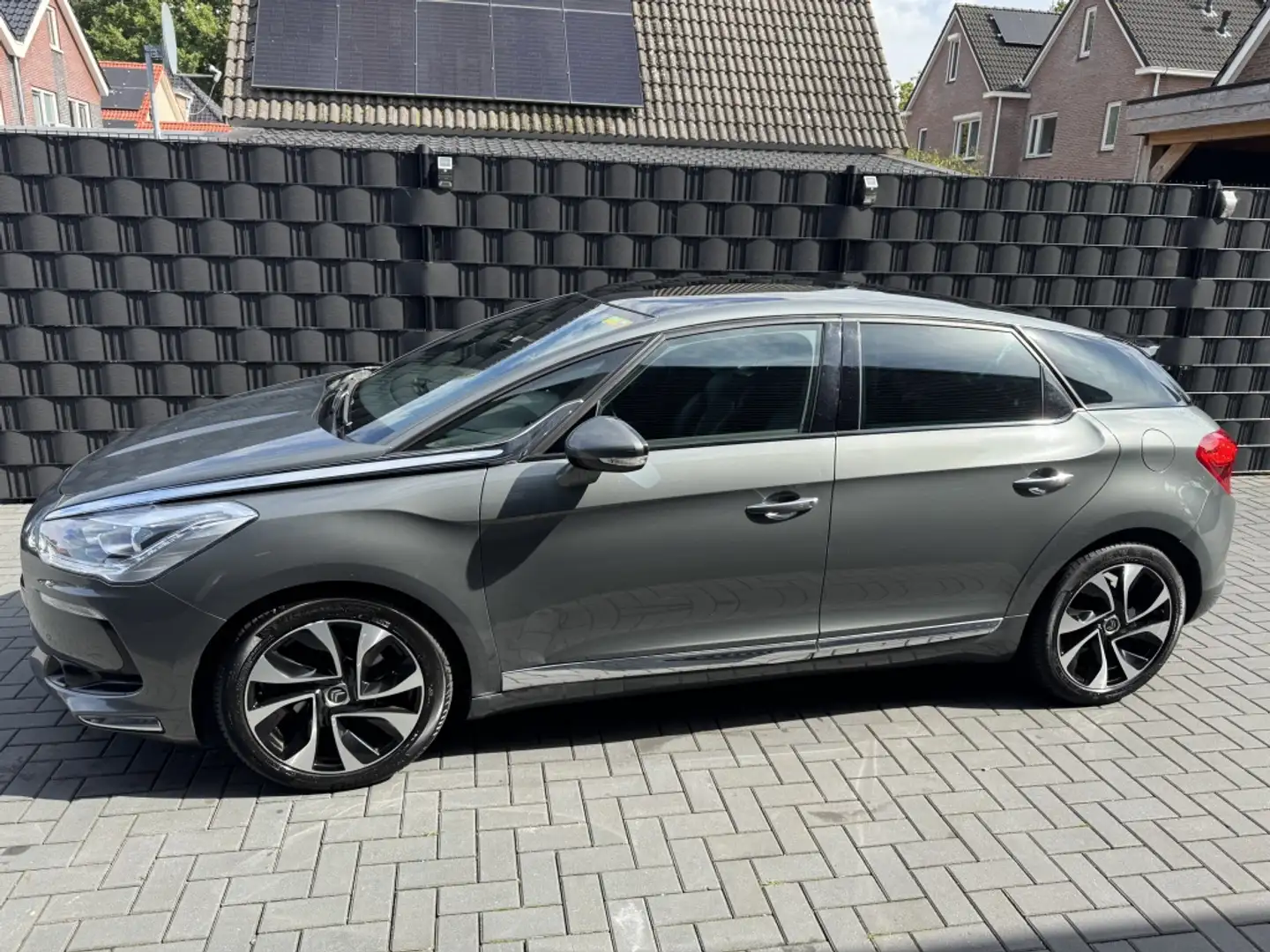 Citroen DS5 1.6 THP So Chic| LEER| CLIMA| NAVI| PANO| NAP| CRU Grijs - 2