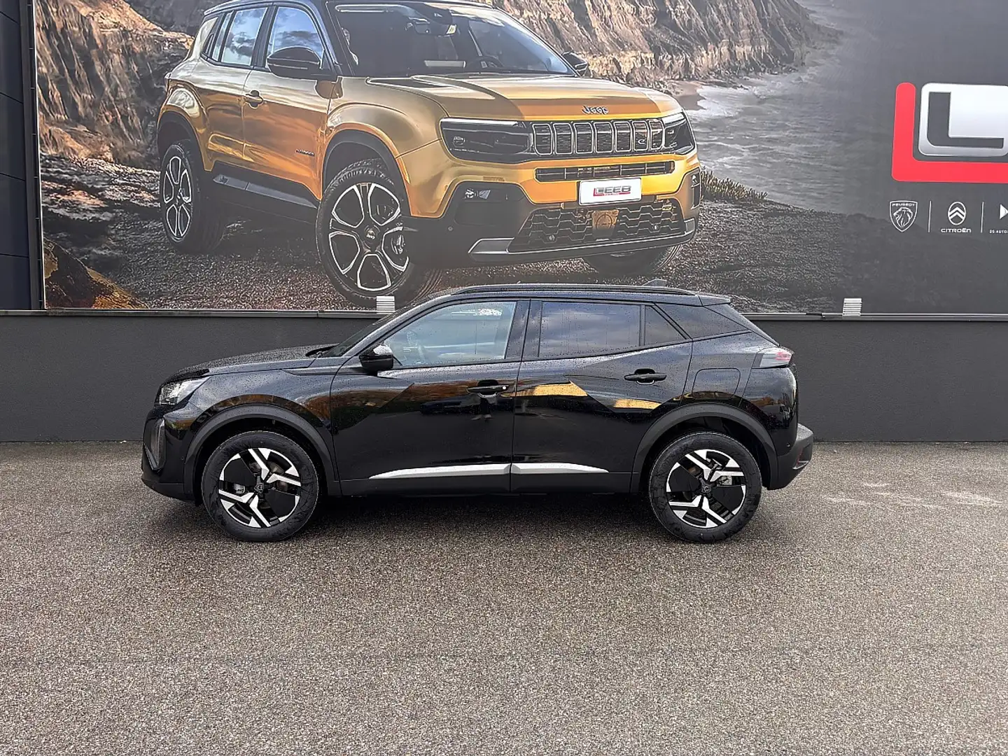 Peugeot 2008 PureTech 100 S&S Allure 6-Gang-Manuell inkl. Na... Schwarz - 2